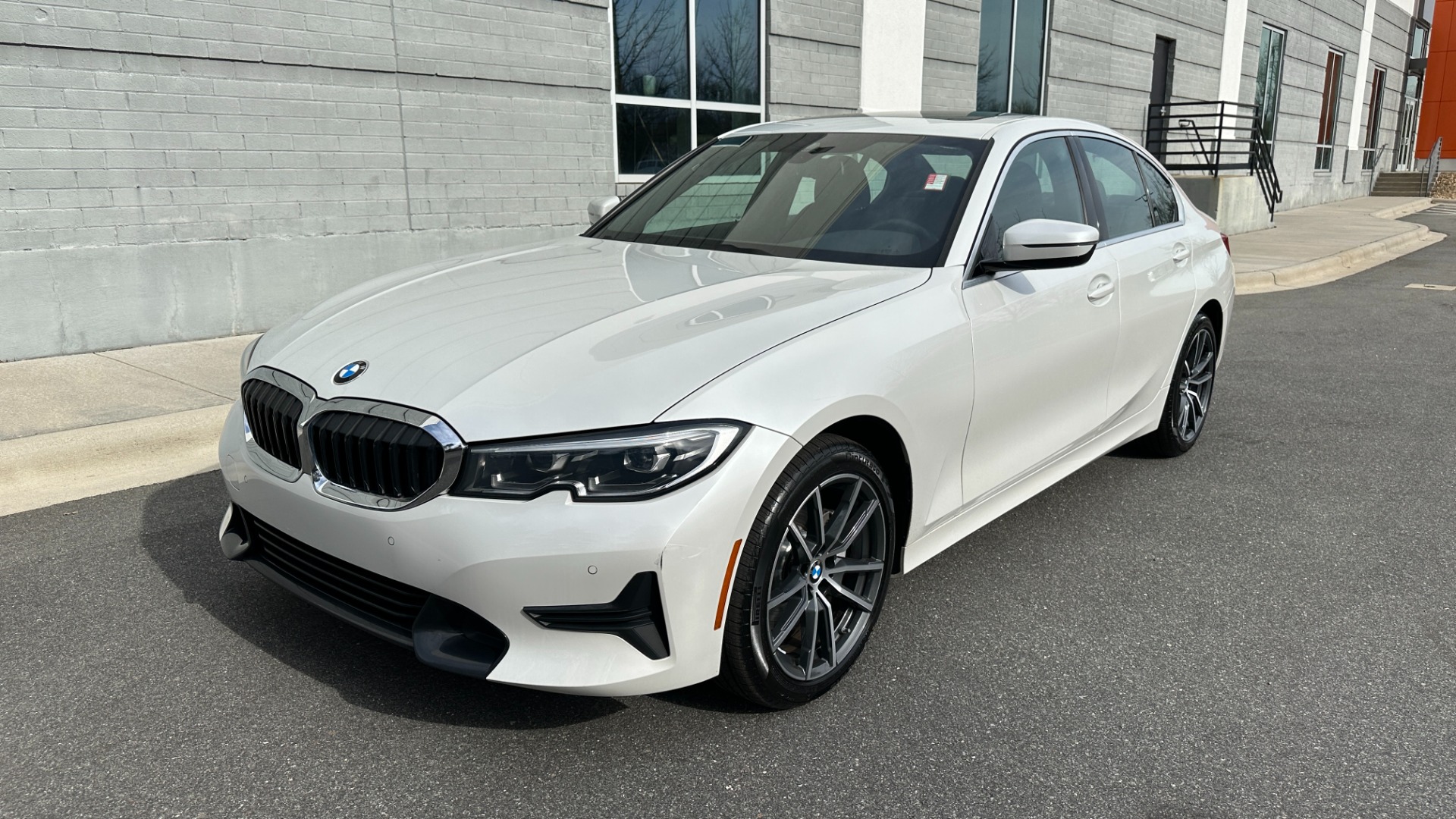 Used 2020 BMW 3 Series 330i xDrive / CONVENIENCE PKG / HEATED STEERING / HEATED SEATS / AWD / SUNR for sale Sold at Formula Imports in Charlotte NC 28227 2