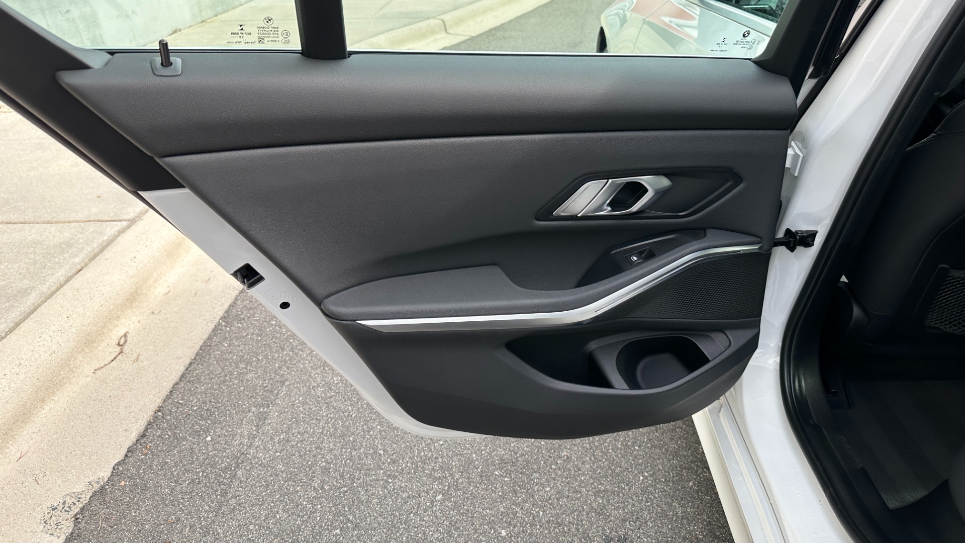 Used 2020 BMW 3 Series 330i xDrive / CONVENIENCE PKG / HEATED STEERING / HEATED SEATS / AWD / SUNR for sale Sold at Formula Imports in Charlotte NC 28227 24