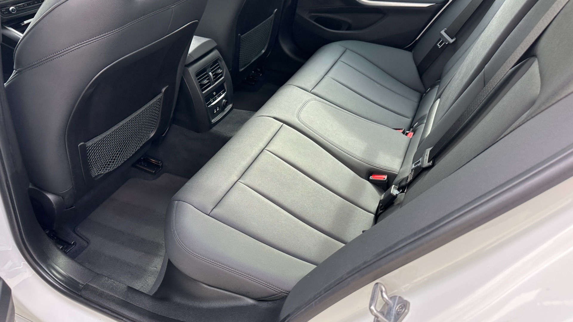 Used 2020 BMW 3 Series 330i xDrive / CONVENIENCE PKG / HEATED STEERING / HEATED SEATS / AWD / SUNR for sale Sold at Formula Imports in Charlotte NC 28227 25