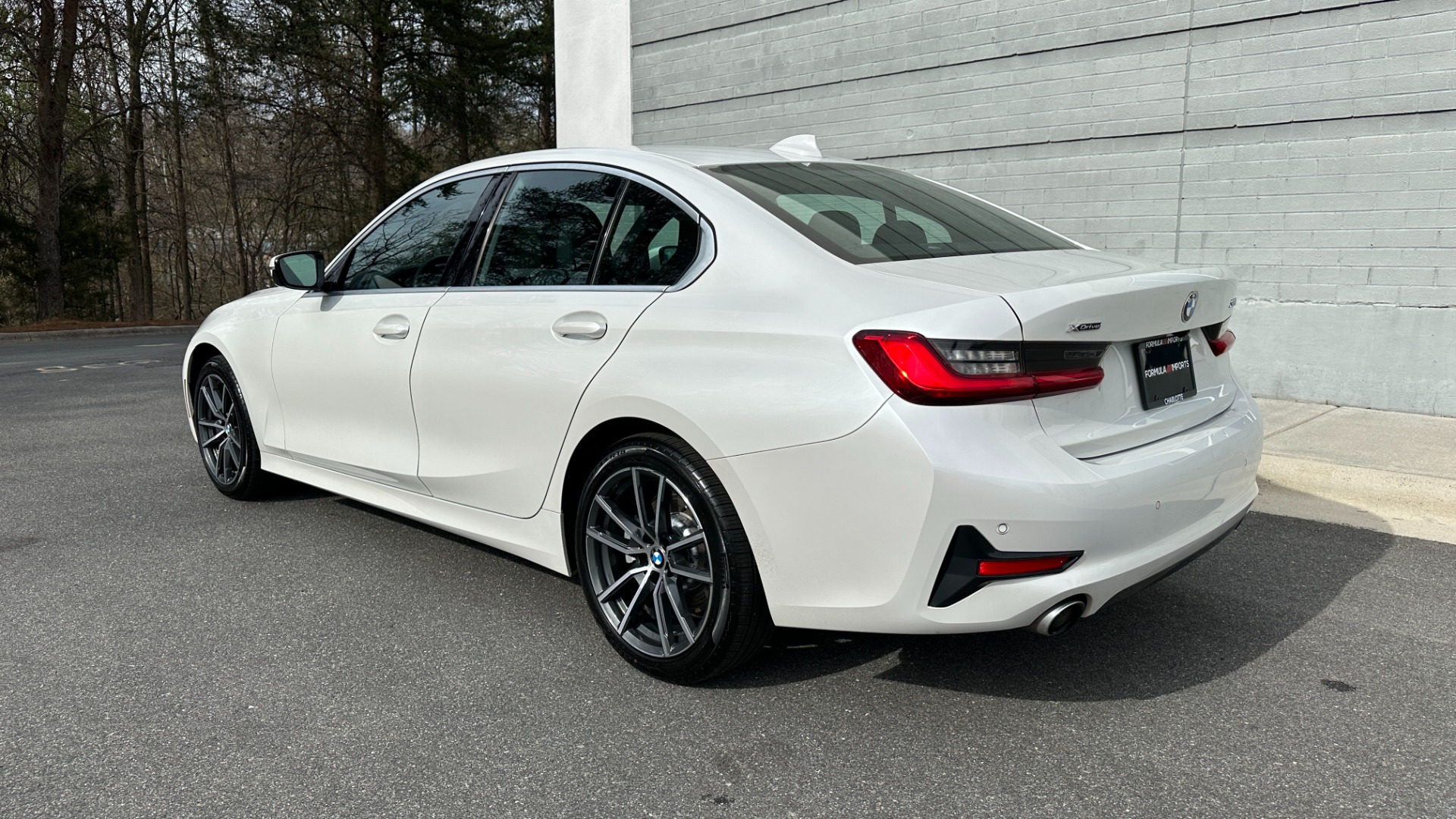Used 2020 BMW 3 Series 330i xDrive / CONVENIENCE PKG / HEATED STEERING / HEATED SEATS / AWD / SUNR for sale Sold at Formula Imports in Charlotte NC 28227 4