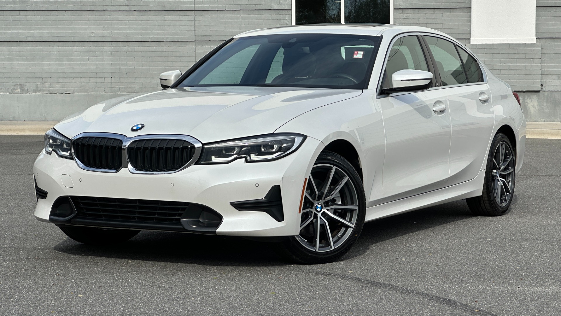 Used 2020 BMW 3 Series 330i xDrive / CONVENIENCE PKG / HEATED STEERING / HEATED SEATS / AWD / SUNR for sale Sold at Formula Imports in Charlotte NC 28227 1