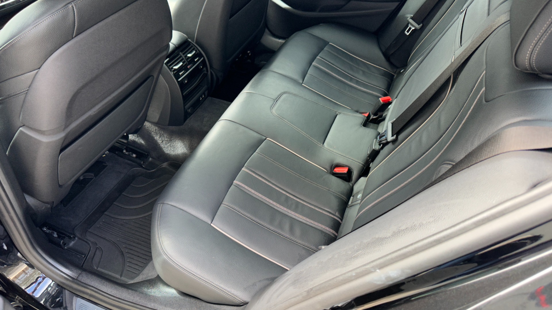 Used 2020 BMW 5 Series M550i xDrive / 20IN WHEELS/ DRIVE ASSIST PLUS / EXECUTIVE PACKAGE / HEATED for sale $50,495 at Formula Imports in Charlotte NC 28227 24