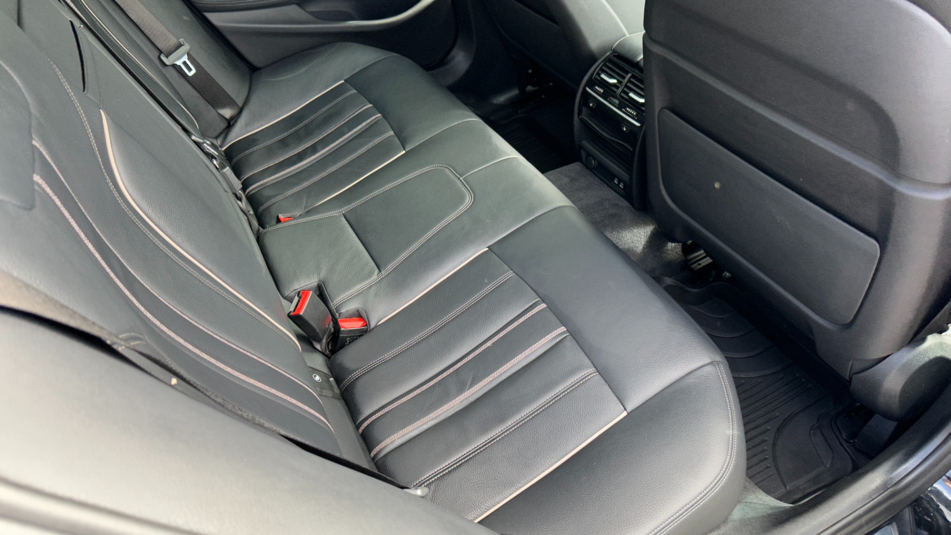 Used 2020 BMW 5 Series M550i xDrive / 20IN WHEELS/ DRIVE ASSIST PLUS / EXECUTIVE PACKAGE / HEATED for sale $50,495 at Formula Imports in Charlotte NC 28227 29