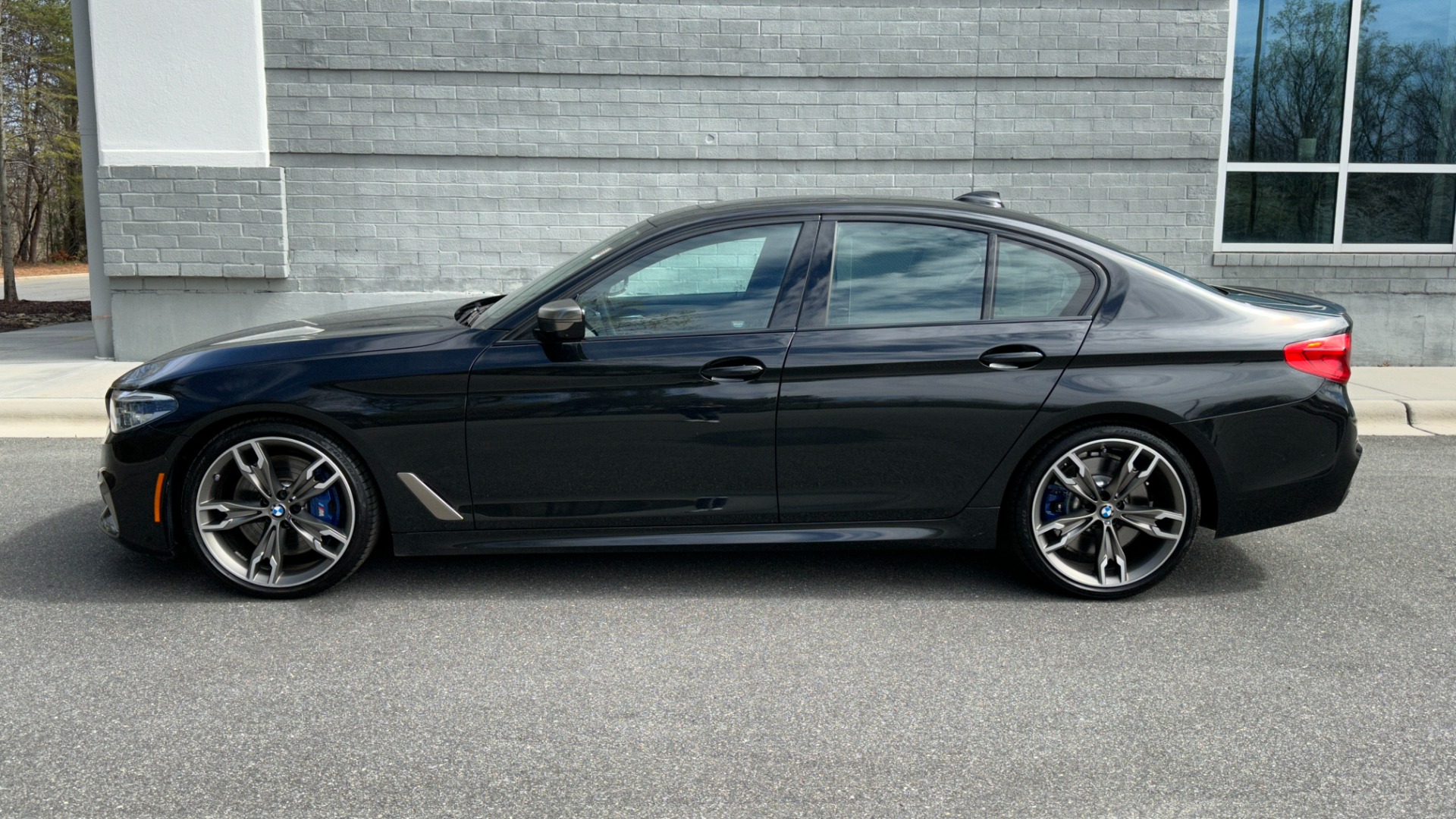 Used 2020 BMW 5 Series M550i xDrive / 20IN WHEELS/ DRIVE ASSIST PLUS / EXECUTIVE PACKAGE / HEATED  for sale Sold at Formula Imports in Charlotte NC 28227 3