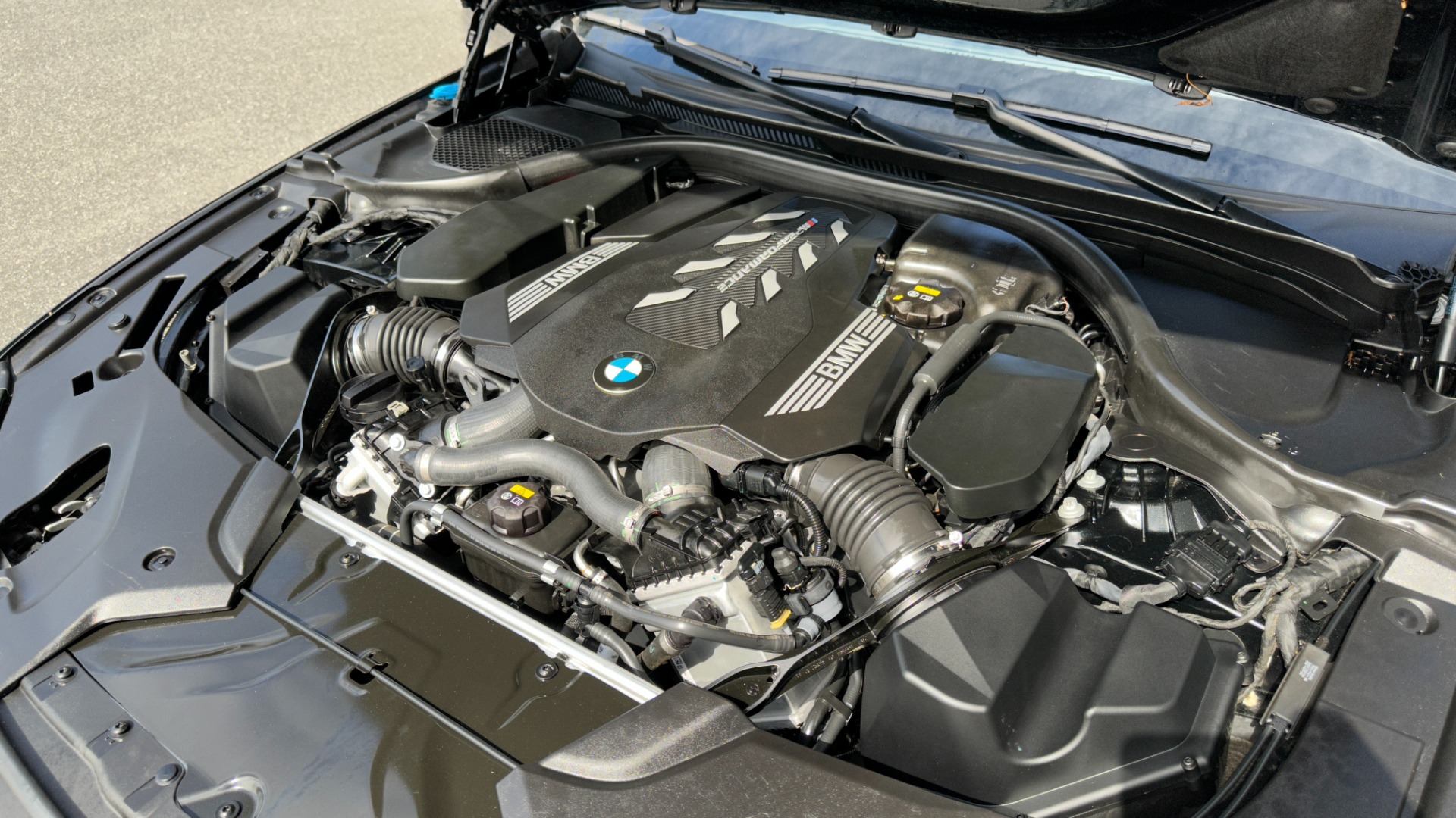 Used 2020 BMW 5 Series M550i xDrive / 20IN WHEELS/ DRIVE ASSIST PLUS / EXECUTIVE PACKAGE / HEATED for sale $50,495 at Formula Imports in Charlotte NC 28227 41
