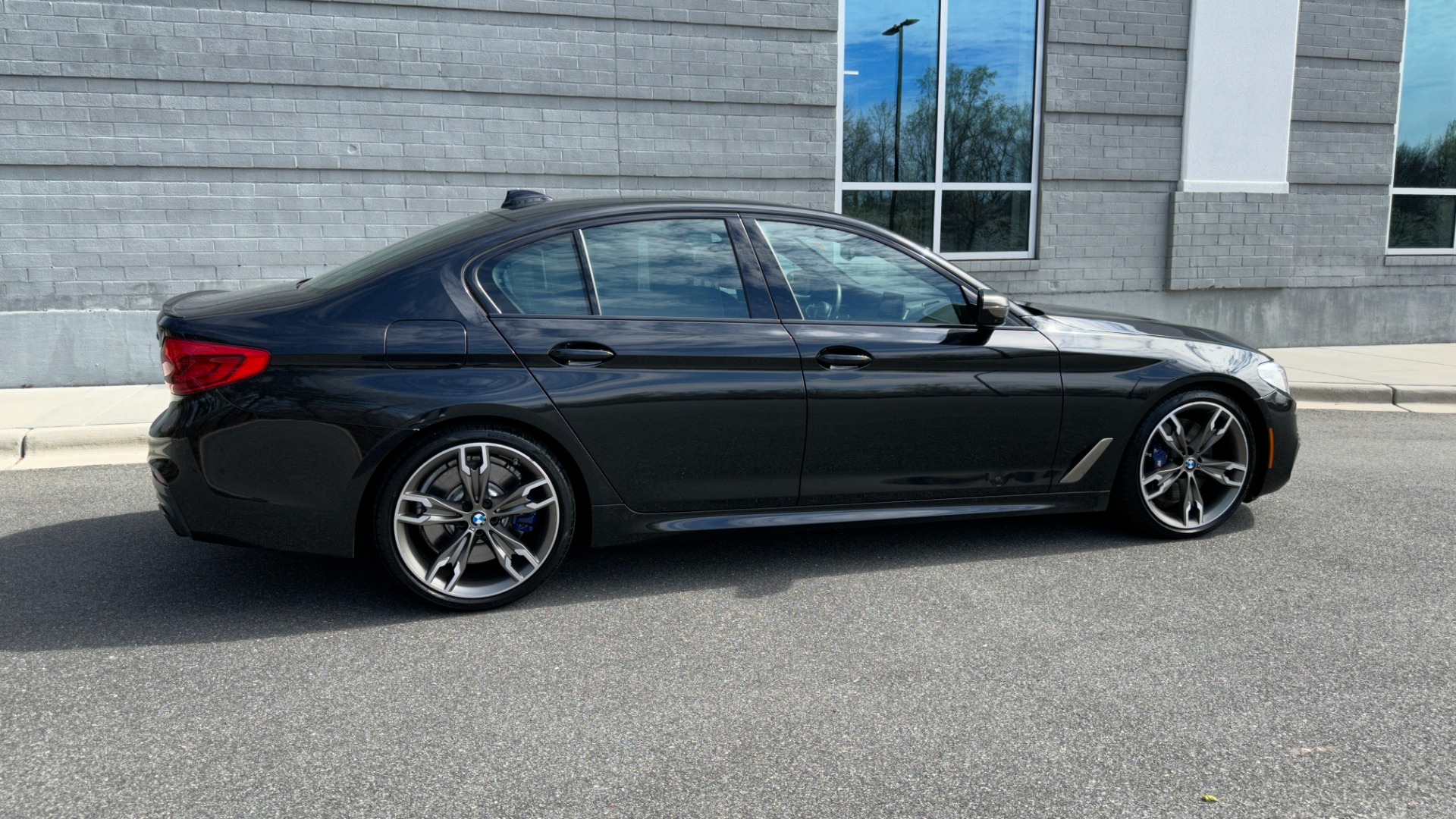 Used 2020 BMW 5 Series M550i xDrive / 20IN WHEELS/ DRIVE ASSIST PLUS / EXECUTIVE PACKAGE / HEATED  for sale Sold at Formula Imports in Charlotte NC 28227 6