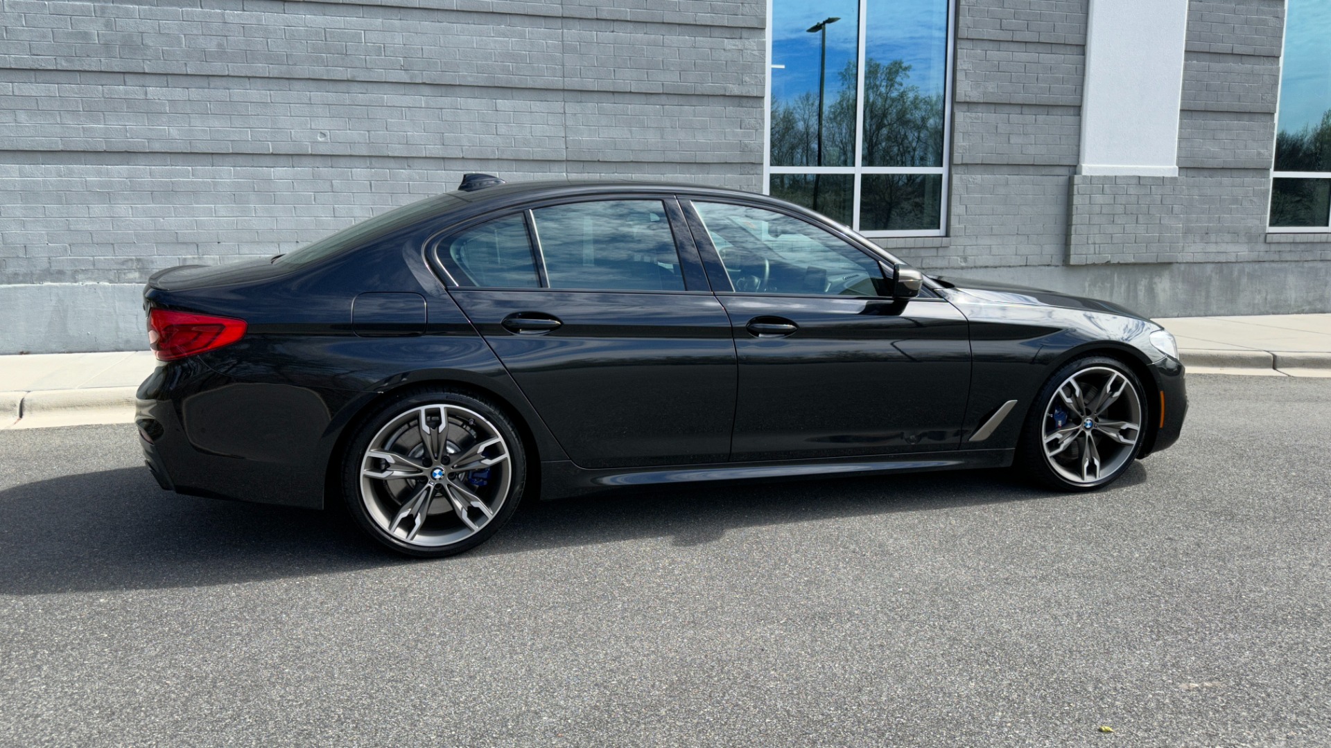 Used 2020 BMW 5 Series M550i xDrive / 20IN WHEELS/ DRIVE ASSIST PLUS / EXECUTIVE PACKAGE / HEATED for sale $50,495 at Formula Imports in Charlotte NC 28227 6