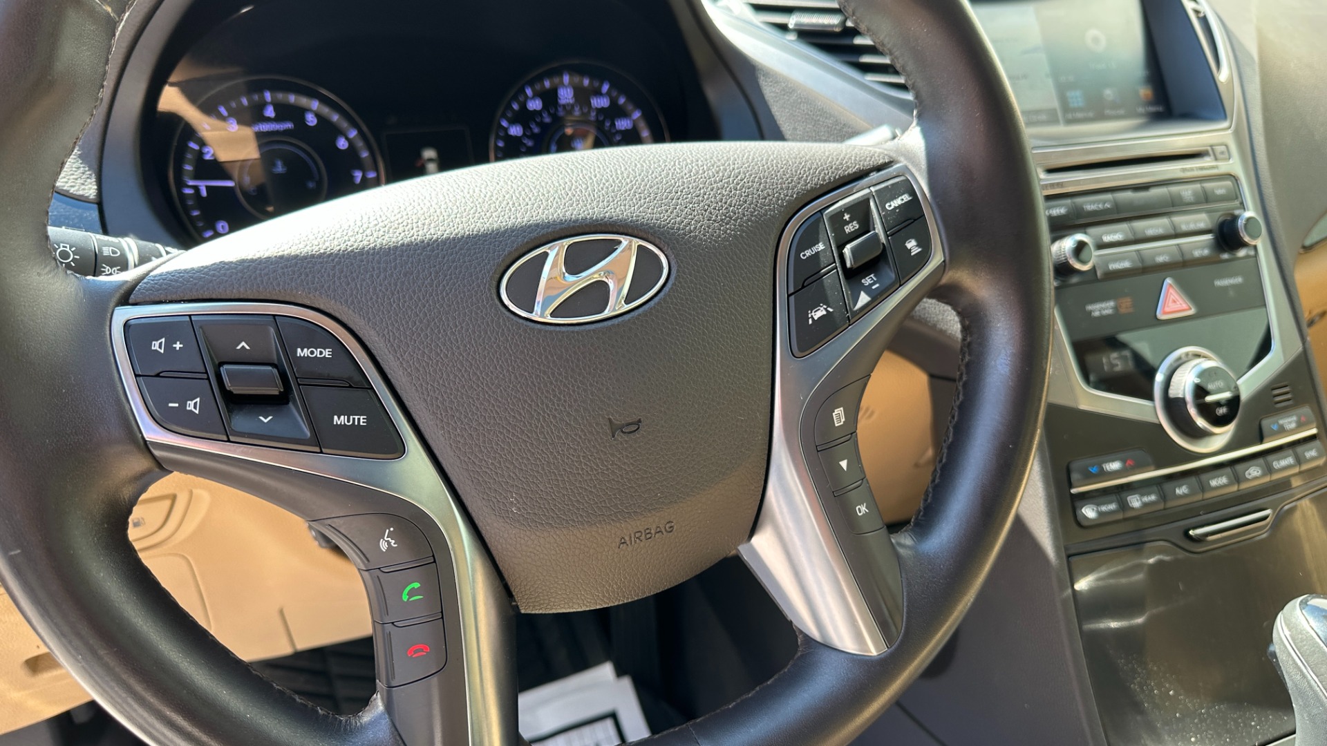 Used 2017 Hyundai Azera Limited for sale Sold at Formula Imports in Charlotte NC 28227 15