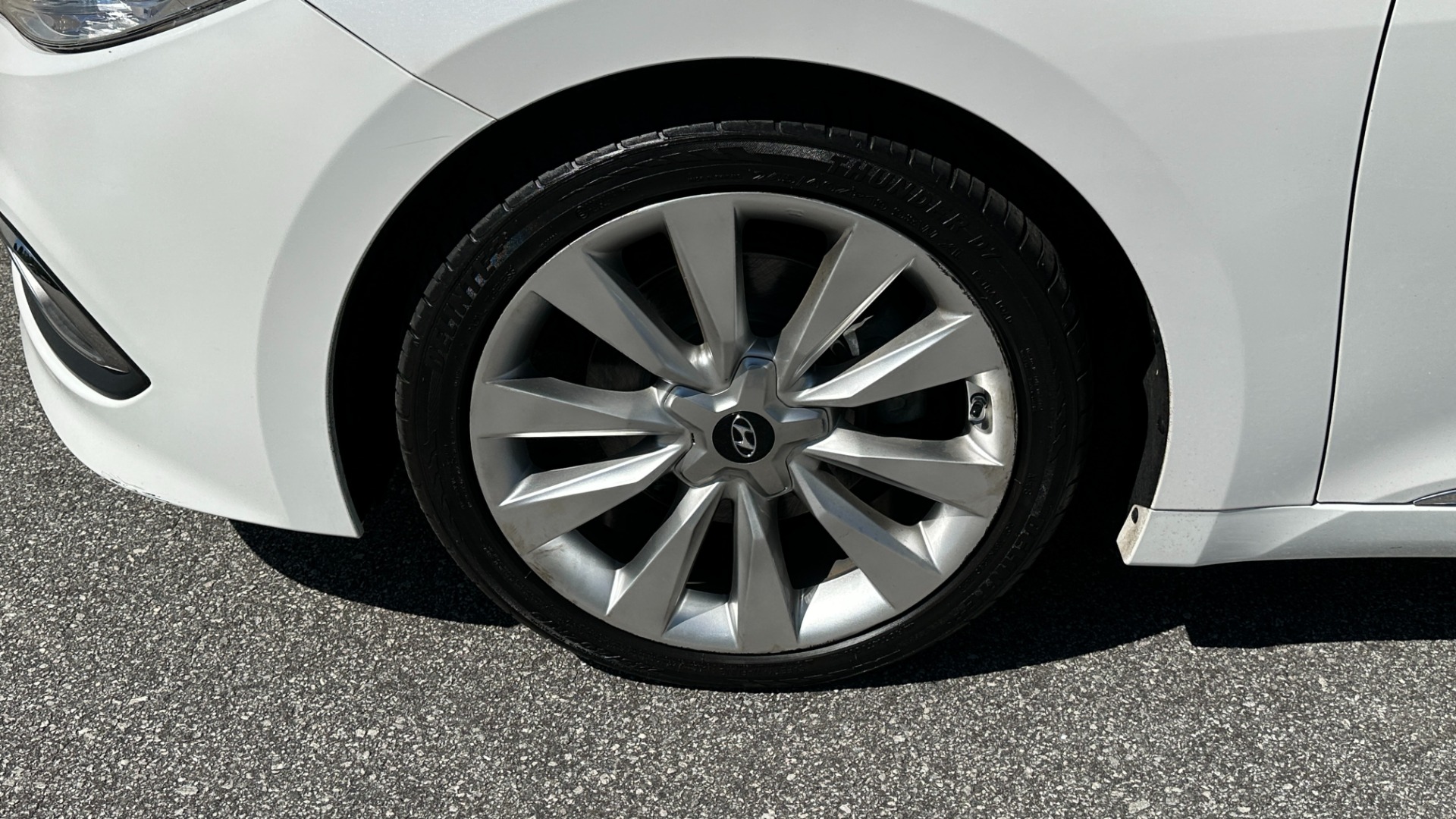 Used 2017 Hyundai Azera Limited for sale Sold at Formula Imports in Charlotte NC 28227 44