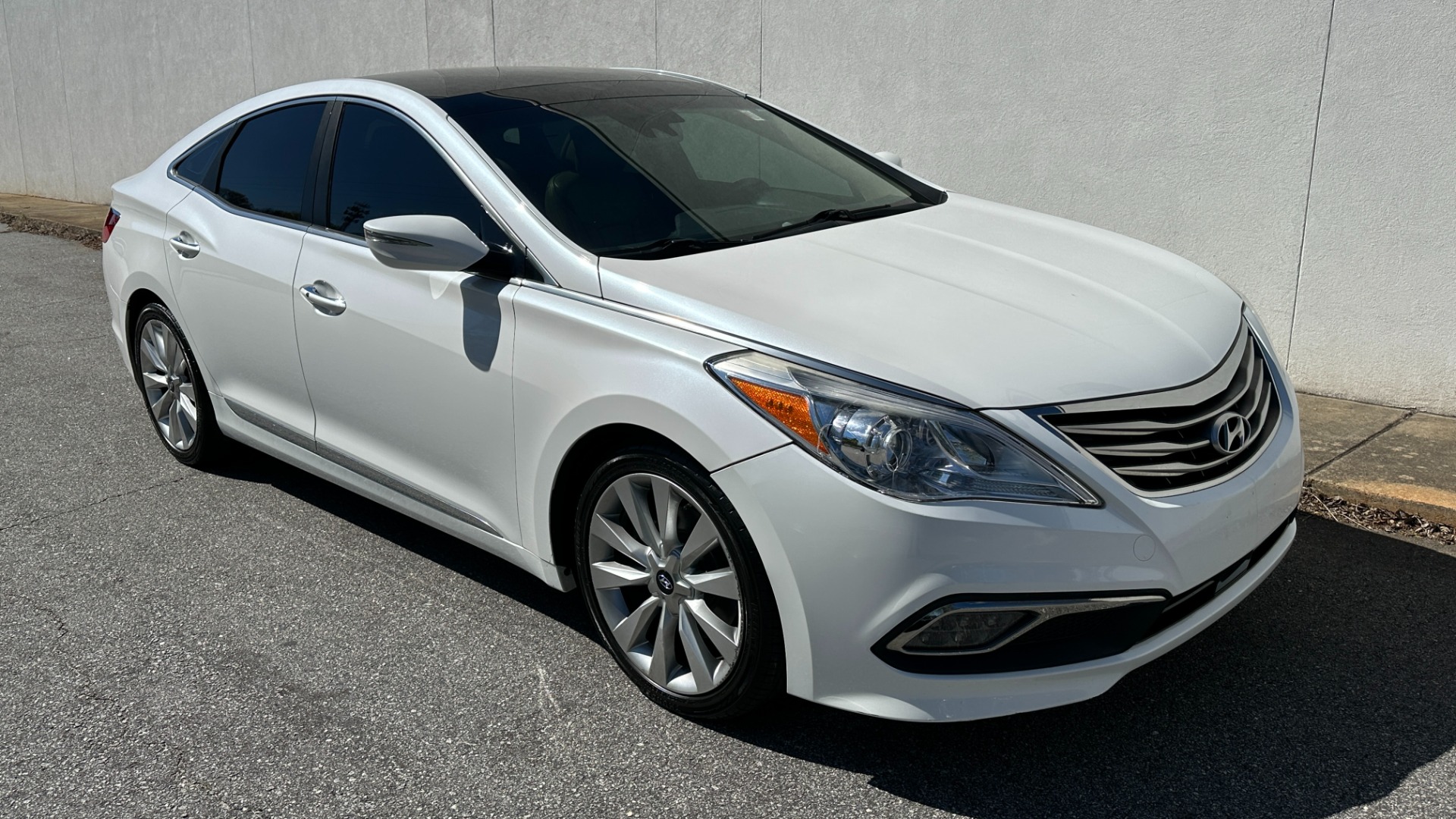 Used 2017 Hyundai Azera Limited for sale Sold at Formula Imports in Charlotte NC 28227 5
