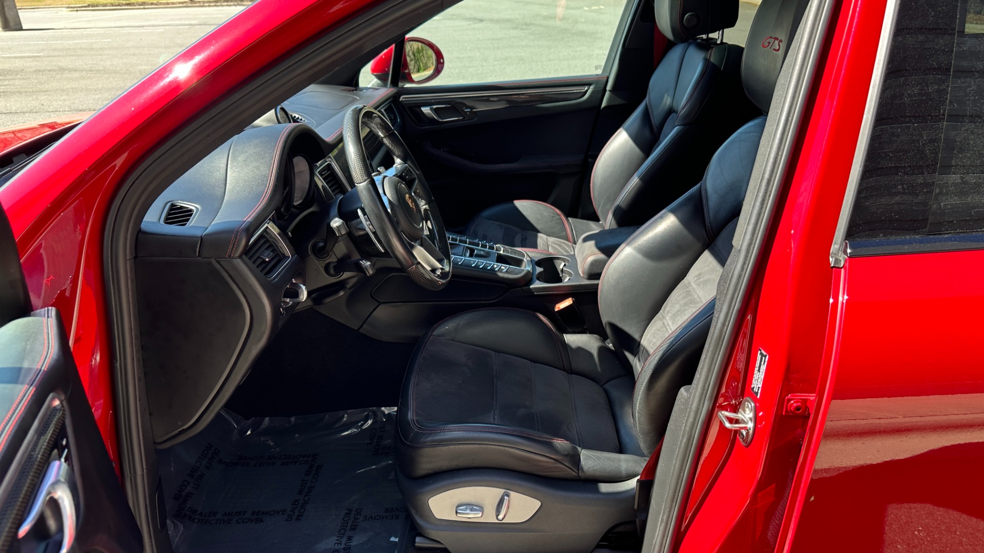 Used 2017 Porsche Macan GTS / CARBON FIBER / GTS INTERIOR / DYNAMIC LIGHTS / BOSE / SPORT WHEEL for sale Sold at Formula Imports in Charlotte NC 28227 12