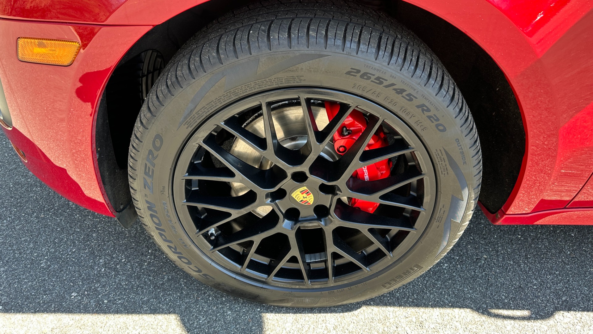 Used 2017 Porsche Macan GTS / CARBON FIBER / GTS INTERIOR / DYNAMIC LIGHTS / BOSE / SPORT WHEEL for sale Sold at Formula Imports in Charlotte NC 28227 49