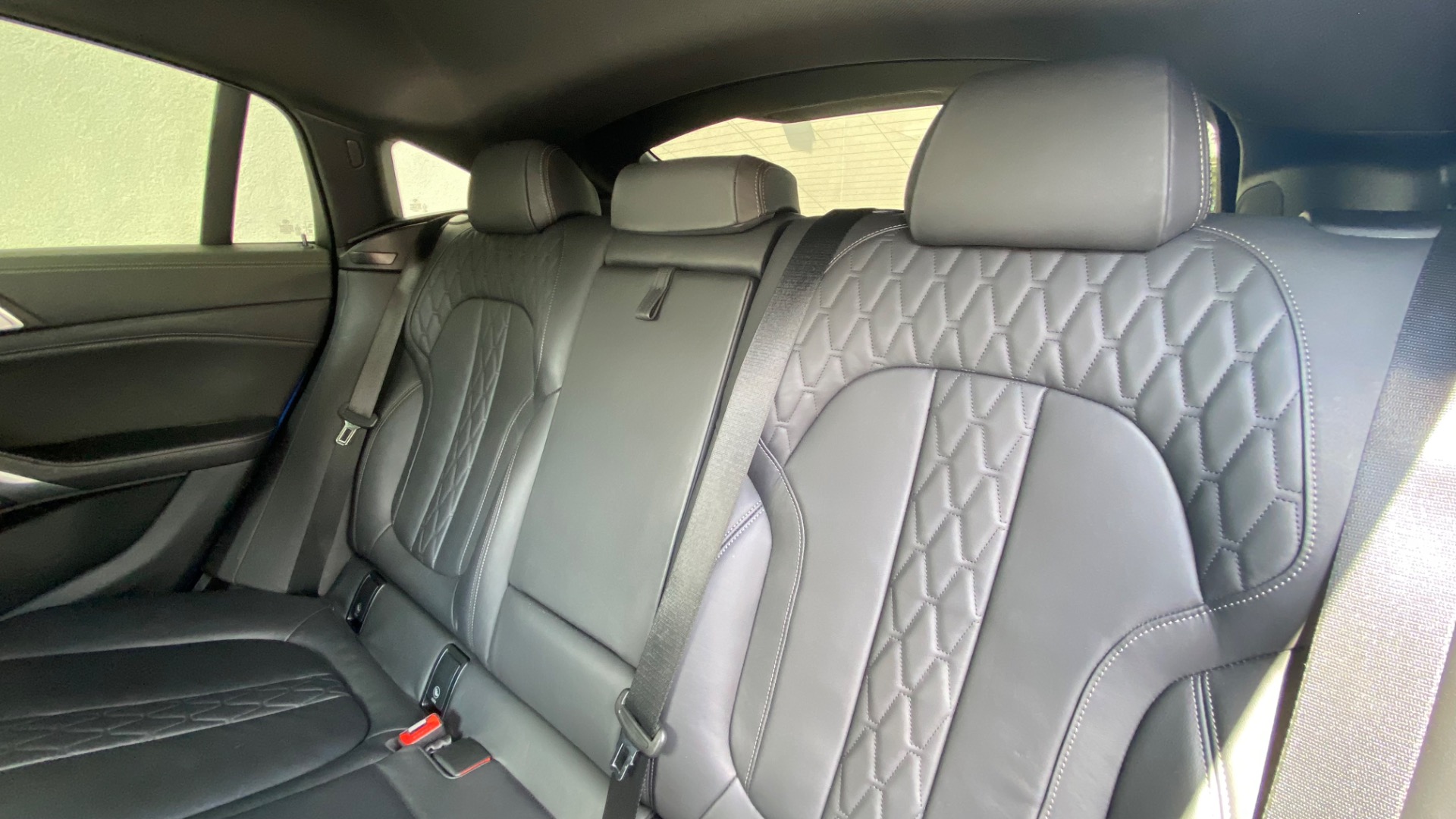 Used 2020 BMW X6 M50i for sale $61,495 at Formula Imports in Charlotte NC 28227 39