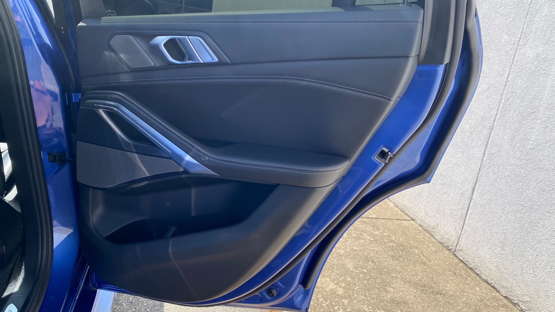 Used 2020 BMW X6 M50i for sale $61,495 at Formula Imports in Charlotte NC 28227 43