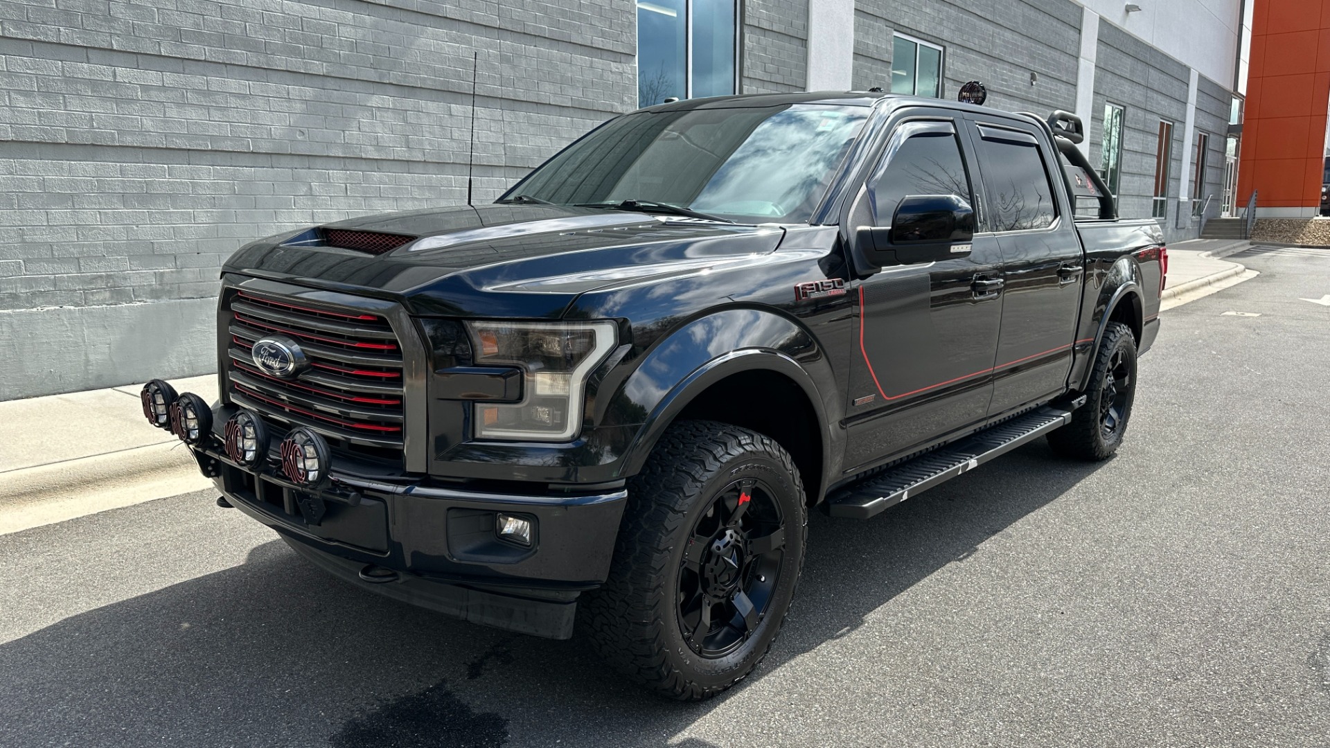 Used 2017 Ford F-150 LARIAT / SPORT EDITION / 4X4 / CREW CAB / UPGRADED WHEELS / BUMPERS / LIGHT for sale Sold at Formula Imports in Charlotte NC 28227 2