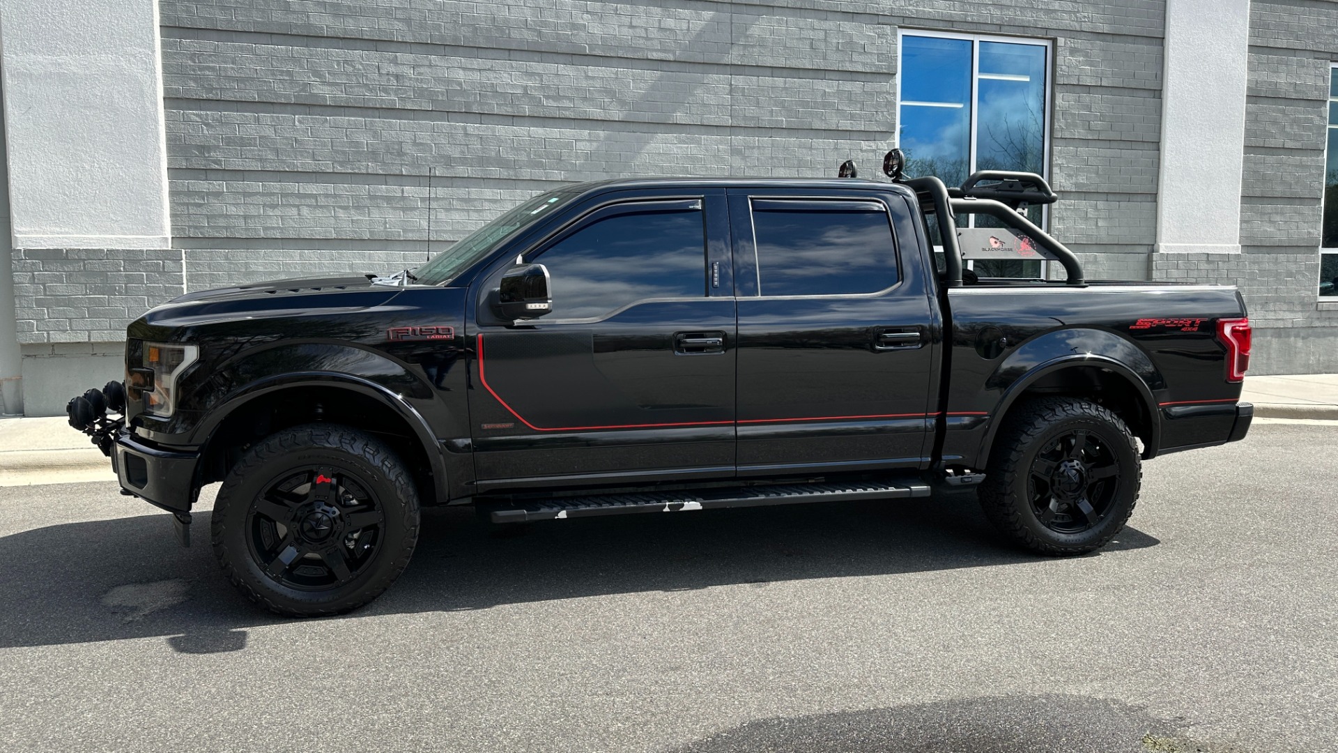 Used 2017 Ford F-150 LARIAT / SPORT EDITION / 4X4 / CREW CAB / UPGRADED WHEELS / BUMPERS / LIGHT for sale Sold at Formula Imports in Charlotte NC 28227 3