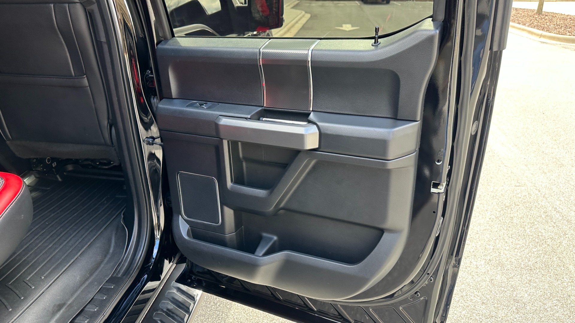 Used 2017 Ford F-150 LARIAT / SPORT EDITION / 4X4 / CREW CAB / UPGRADED WHEELS / BUMPERS / LIGHT for sale Sold at Formula Imports in Charlotte NC 28227 30