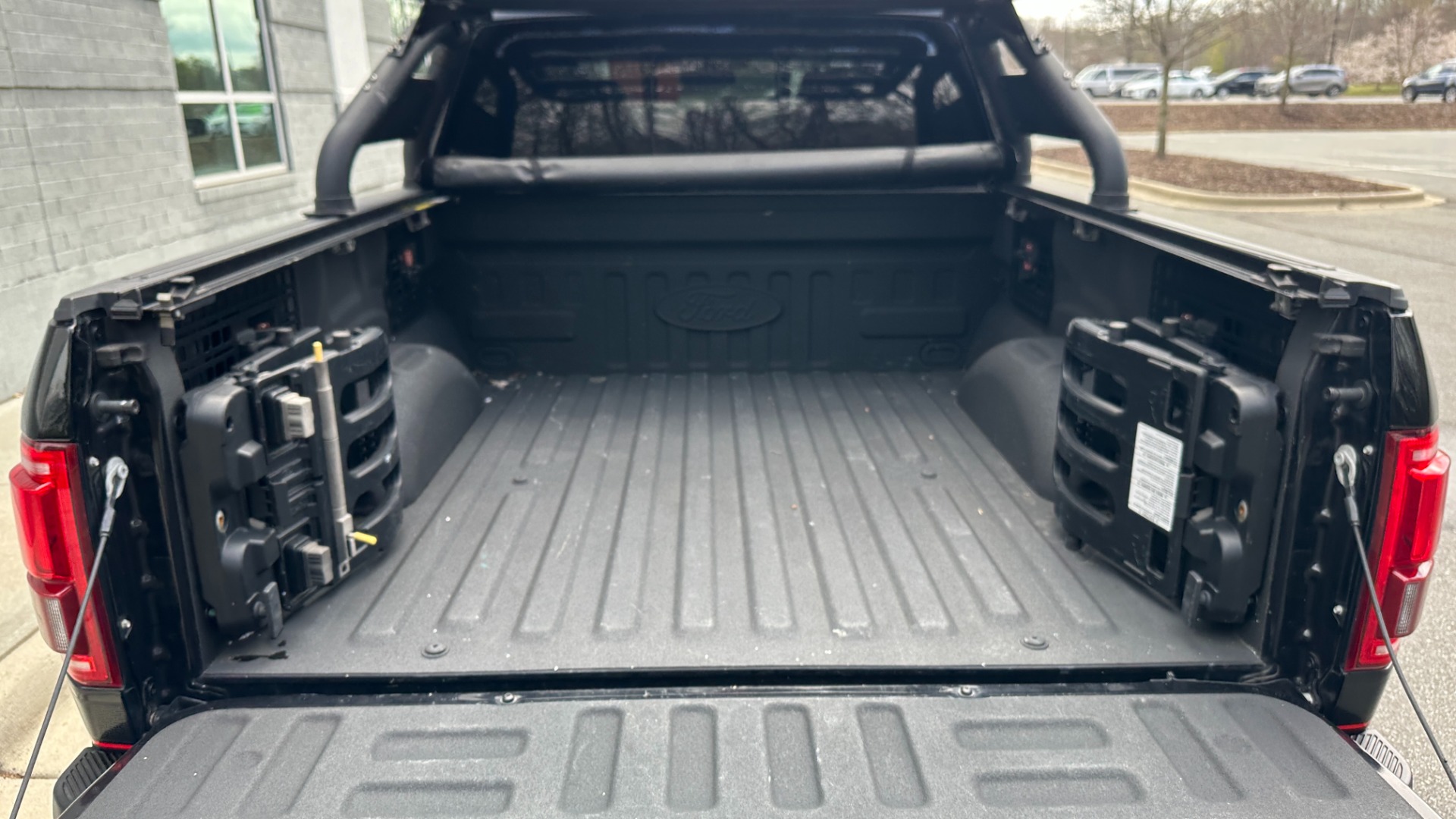 Used 2017 Ford F-150 LARIAT / SPORT EDITION / 4X4 / CREW CAB / UPGRADED WHEELS / BUMPERS / LIGHT for sale Sold at Formula Imports in Charlotte NC 28227 44