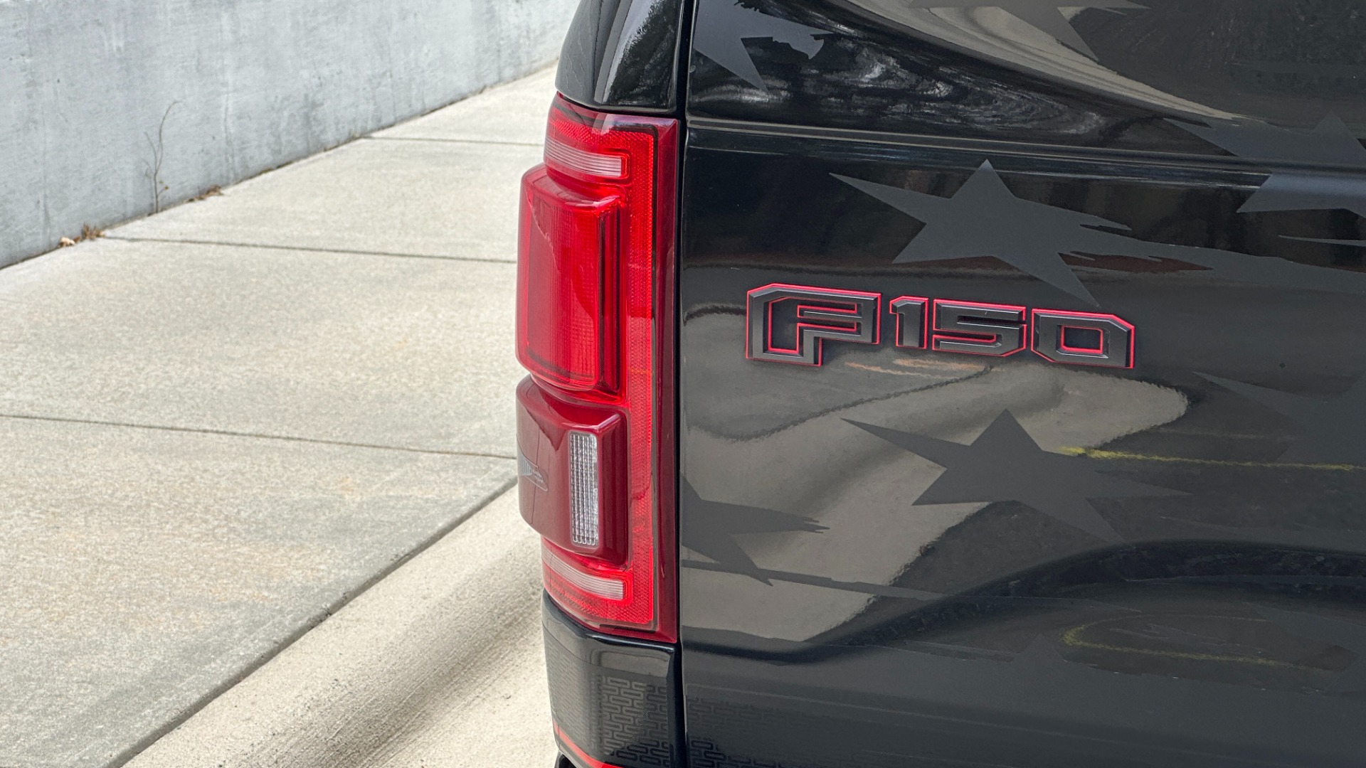 Used 2017 Ford F-150 LARIAT / SPORT EDITION / 4X4 / CREW CAB / UPGRADED WHEELS / BUMPERS / LIGHT for sale Sold at Formula Imports in Charlotte NC 28227 46