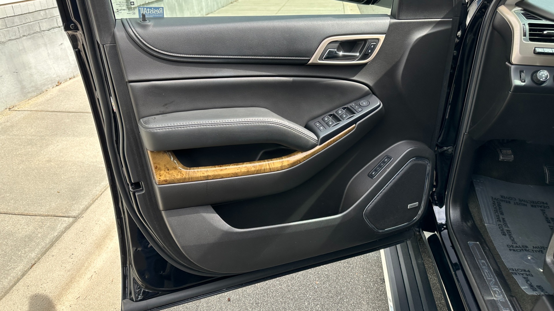 Used 2017 GMC Yukon XL DENALI / OPEN ROAD PACKAGE / 22IN WHEELS / REAR ENTERTAINMENT for sale Sold at Formula Imports in Charlotte NC 28227 10