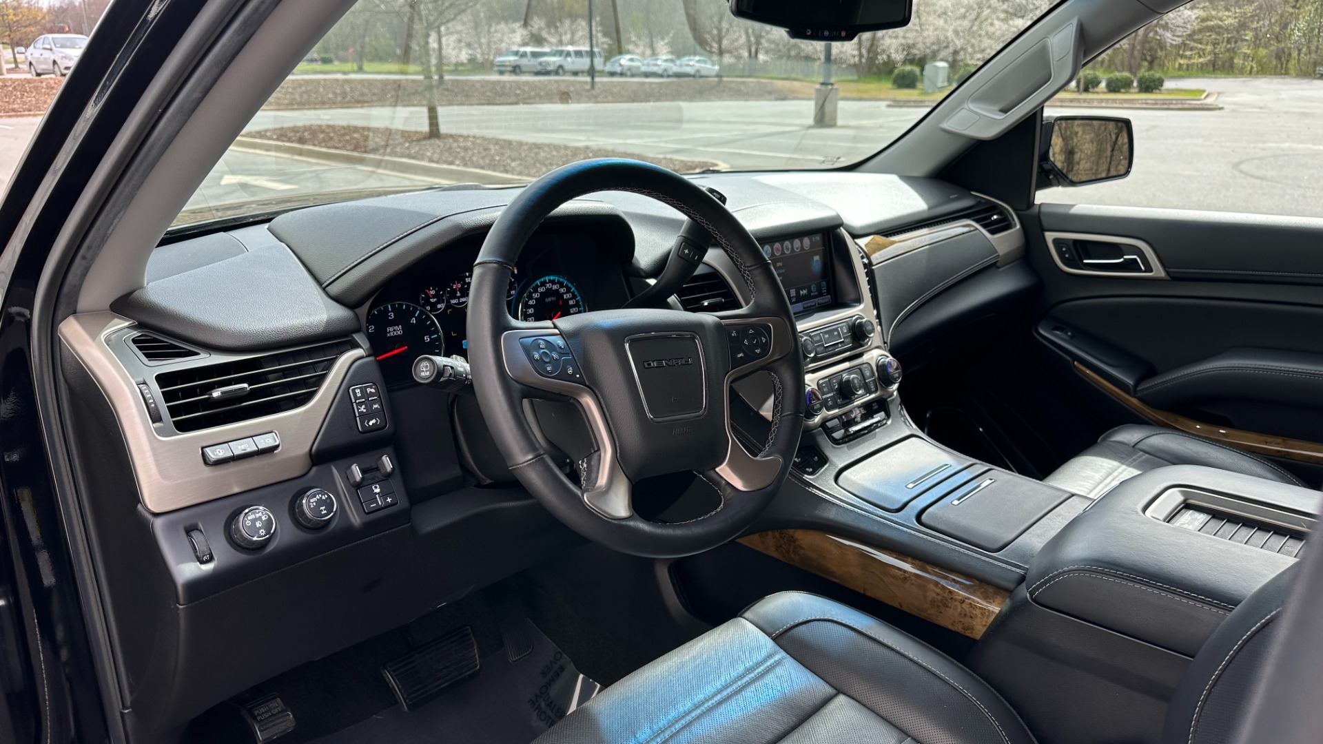 Used 2017 GMC Yukon XL DENALI / OPEN ROAD PACKAGE / 22IN WHEELS / REAR ENTERTAINMENT for sale Sold at Formula Imports in Charlotte NC 28227 11