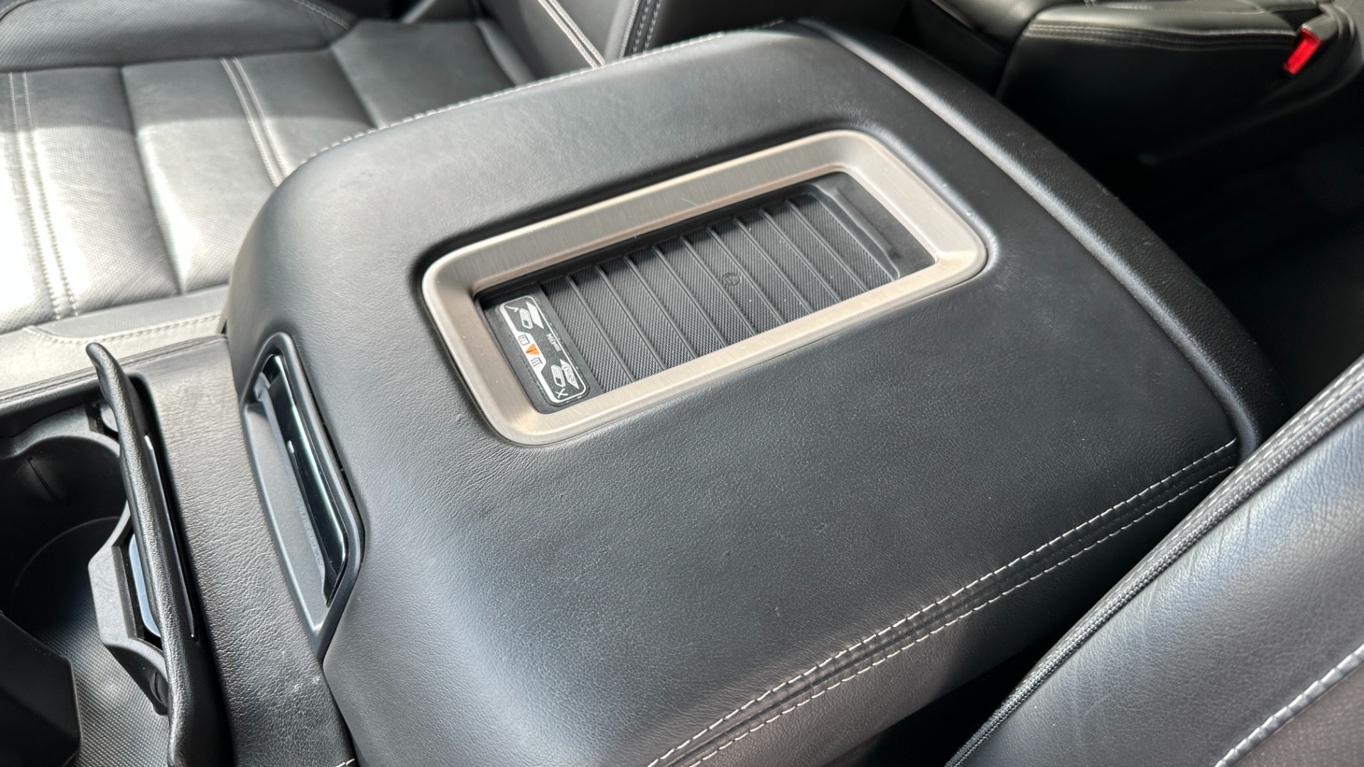 Used 2017 GMC Yukon XL DENALI / OPEN ROAD PACKAGE / 22IN WHEELS / REAR ENTERTAINMENT for sale Sold at Formula Imports in Charlotte NC 28227 23