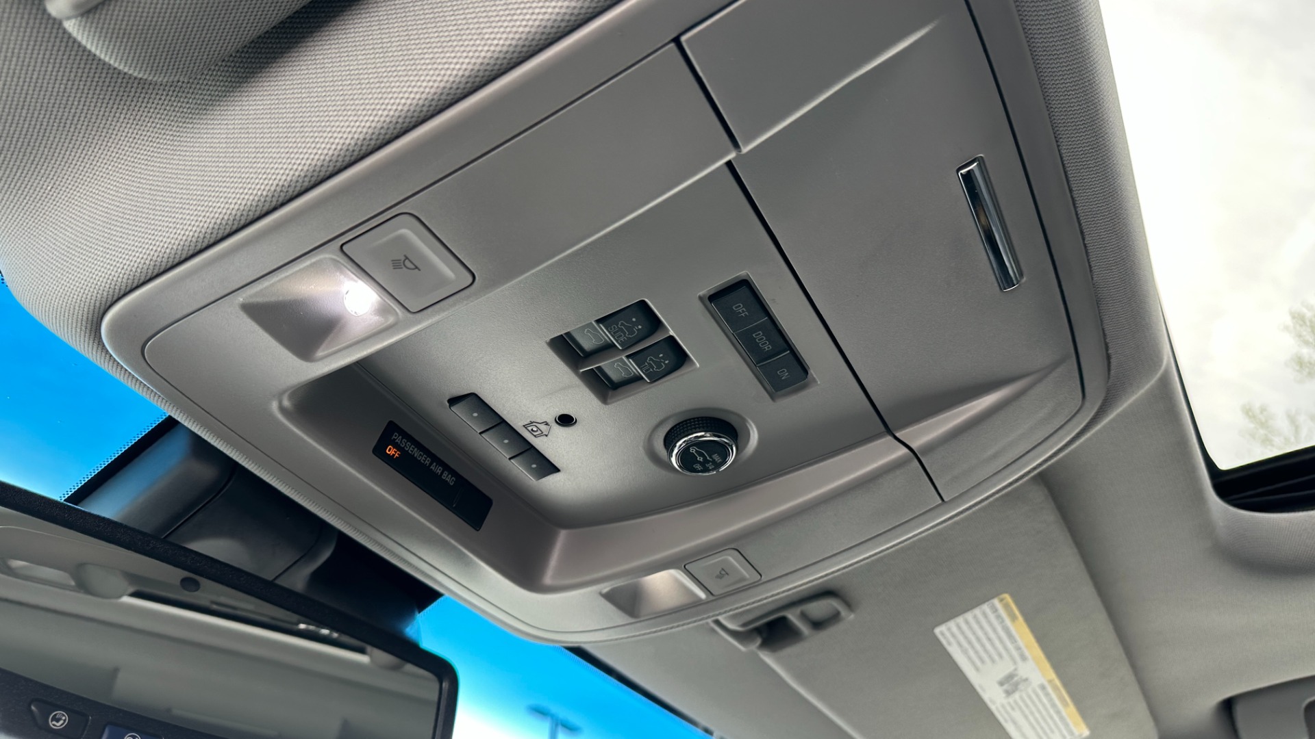 Used 2017 GMC Yukon XL DENALI / OPEN ROAD PACKAGE / 22IN WHEELS / REAR ENTERTAINMENT for sale Sold at Formula Imports in Charlotte NC 28227 25