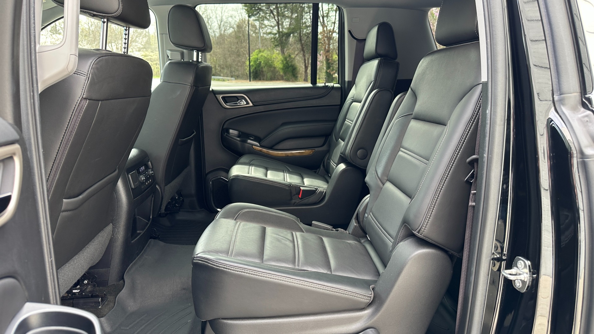 Used 2017 GMC Yukon XL DENALI / OPEN ROAD PACKAGE / 22IN WHEELS / REAR ENTERTAINMENT for sale Sold at Formula Imports in Charlotte NC 28227 28