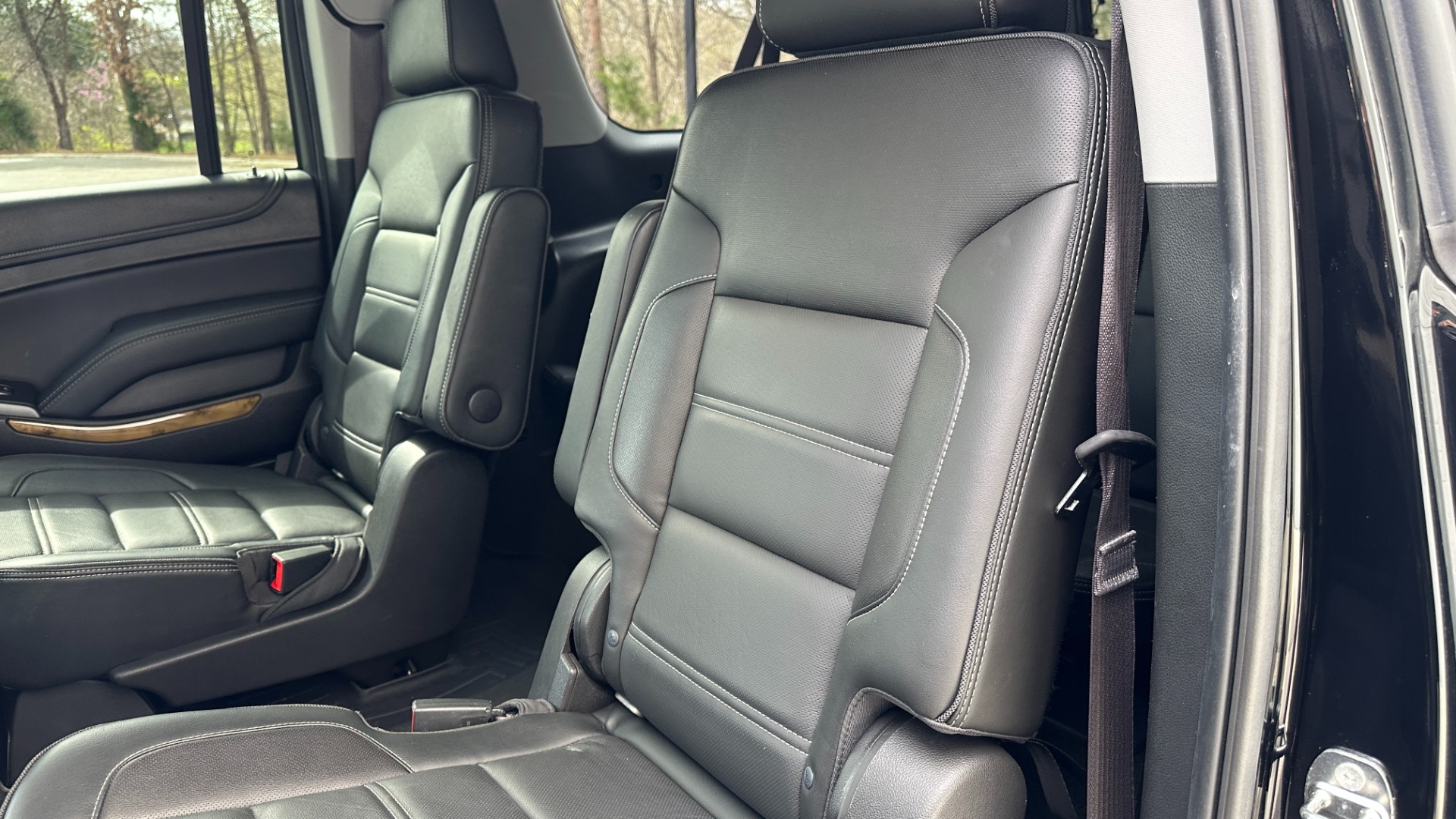 Used 2017 GMC Yukon XL DENALI / OPEN ROAD PACKAGE / 22IN WHEELS / REAR ENTERTAINMENT for sale Sold at Formula Imports in Charlotte NC 28227 29