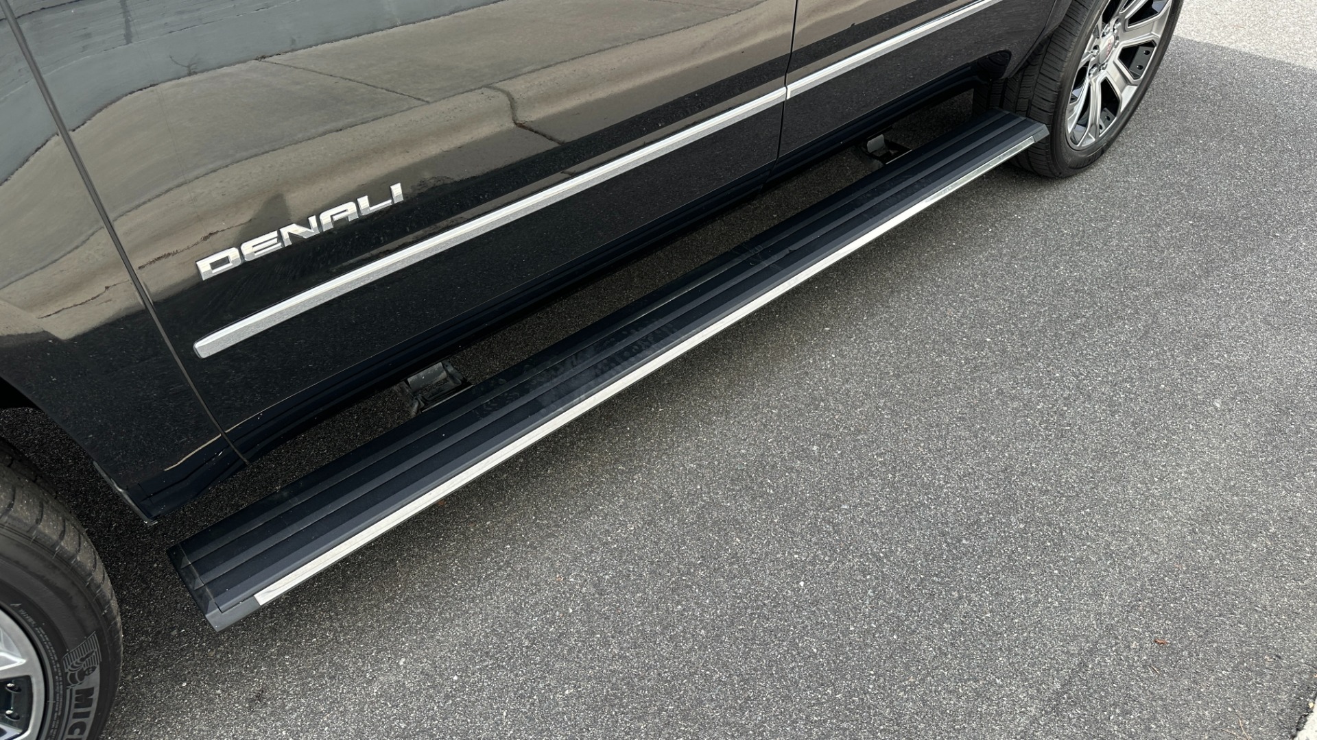 Used 2017 GMC Yukon XL DENALI / OPEN ROAD PACKAGE / 22IN WHEELS / REAR ENTERTAINMENT for sale Sold at Formula Imports in Charlotte NC 28227 58