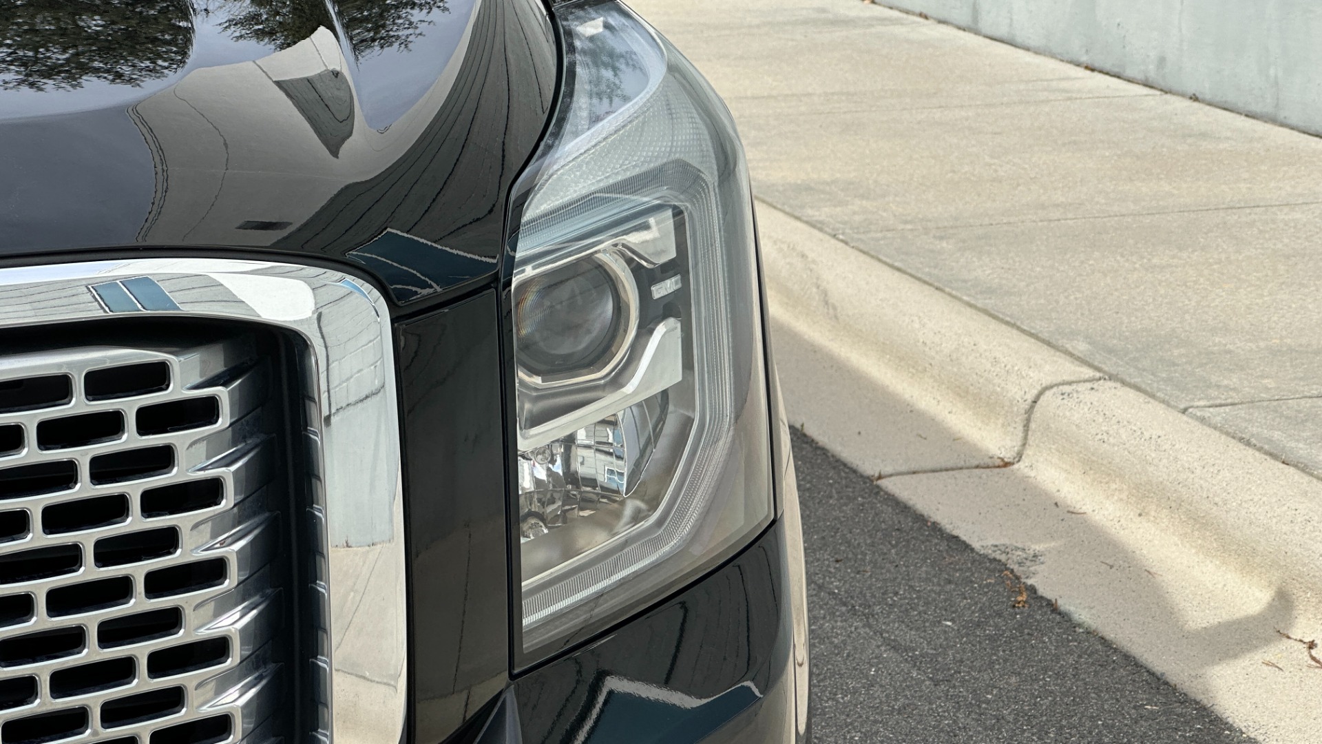 Used 2017 GMC Yukon XL DENALI / OPEN ROAD PACKAGE / 22IN WHEELS / REAR ENTERTAINMENT for sale Sold at Formula Imports in Charlotte NC 28227 61