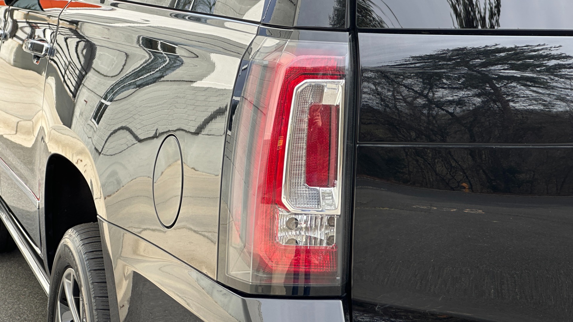 Used 2017 GMC Yukon XL DENALI / OPEN ROAD PACKAGE / 22IN WHEELS / REAR ENTERTAINMENT for sale Sold at Formula Imports in Charlotte NC 28227 63
