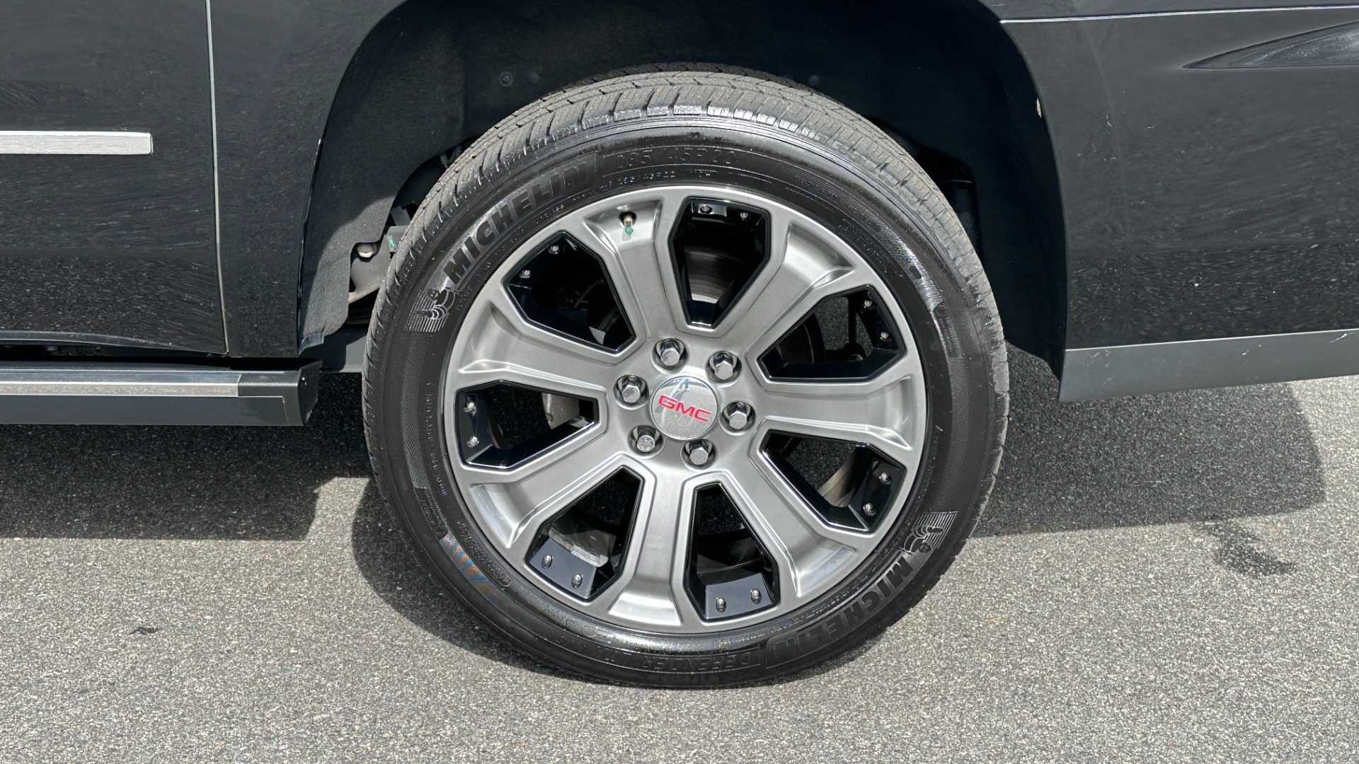 Used 2017 GMC Yukon XL DENALI / OPEN ROAD PACKAGE / 22IN WHEELS / REAR ENTERTAINMENT for sale Sold at Formula Imports in Charlotte NC 28227 67