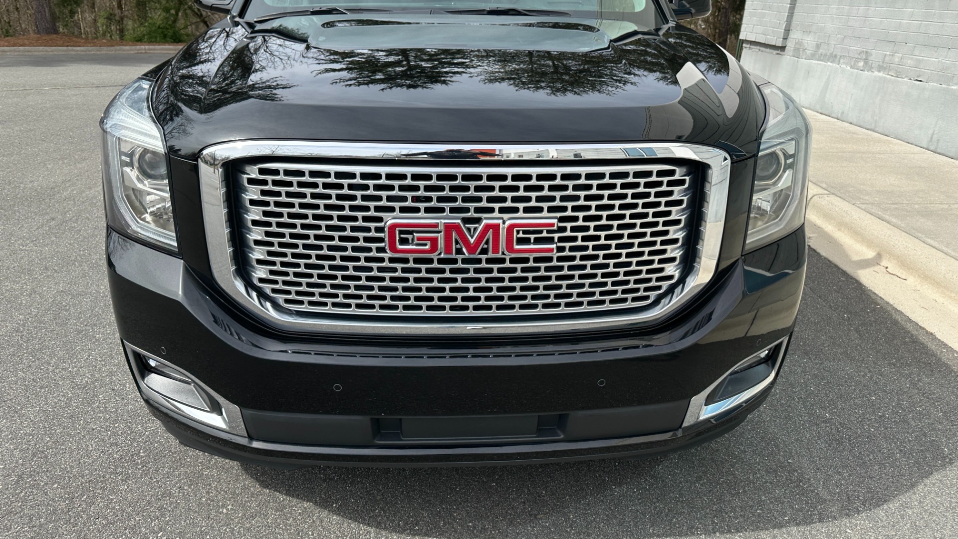 Used 2017 GMC Yukon XL DENALI / OPEN ROAD PACKAGE / 22IN WHEELS / REAR ENTERTAINMENT for sale Sold at Formula Imports in Charlotte NC 28227 8