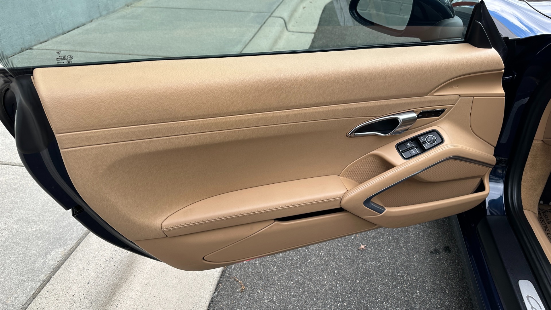 Used 2014 Porsche 911 Carrera PREMIUM PKG / BOSE SOUND / PDLS / SUNROOF for sale Sold at Formula Imports in Charlotte NC 28227 10