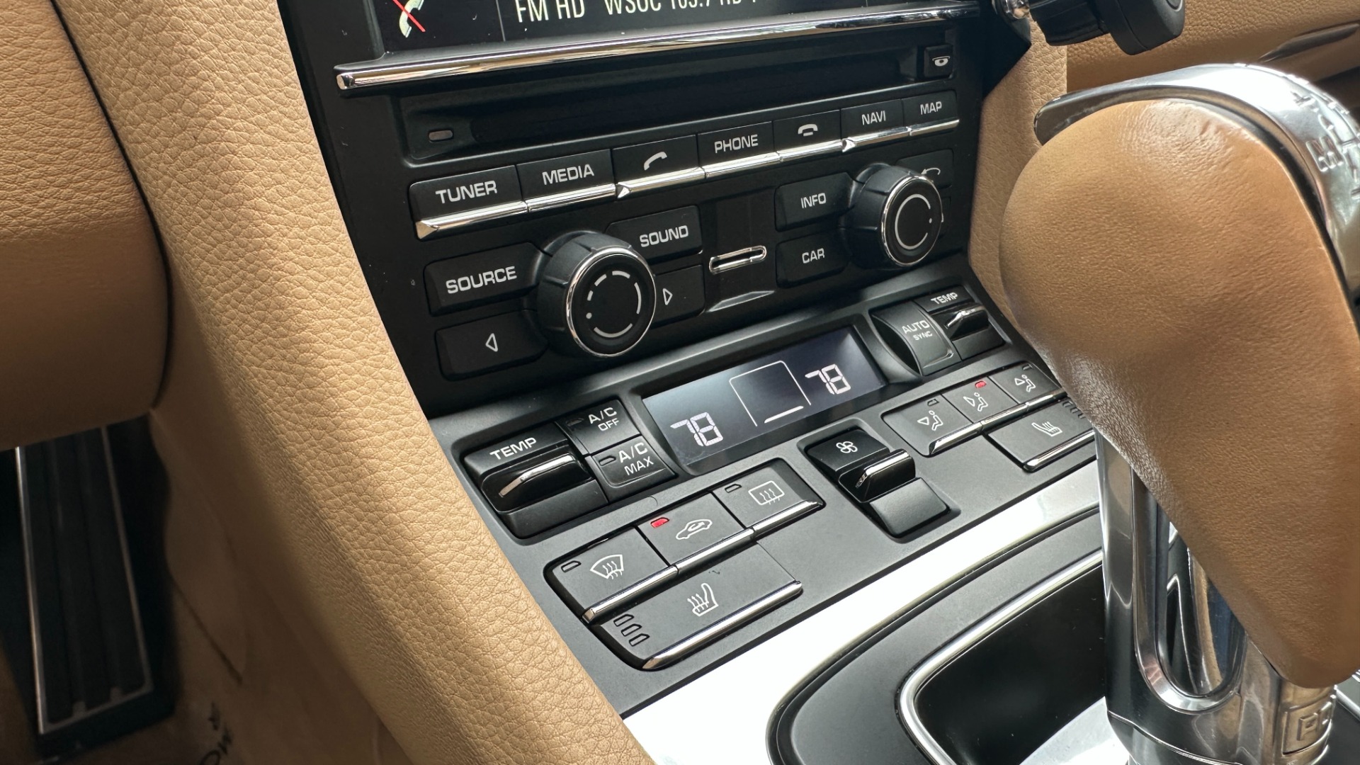 Used 2014 Porsche 911 Carrera PREMIUM PKG / BOSE SOUND / PDLS / SUNROOF for sale Sold at Formula Imports in Charlotte NC 28227 19