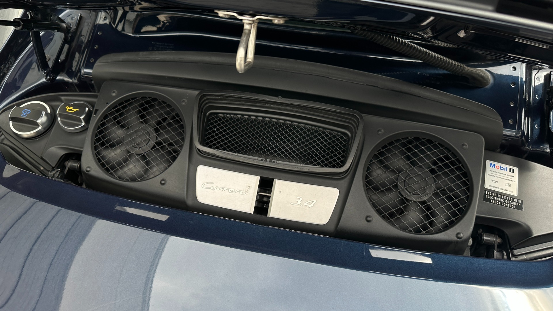 Used 2014 Porsche 911 Carrera PREMIUM PKG / BOSE SOUND / PDLS / SUNROOF for sale Sold at Formula Imports in Charlotte NC 28227 39