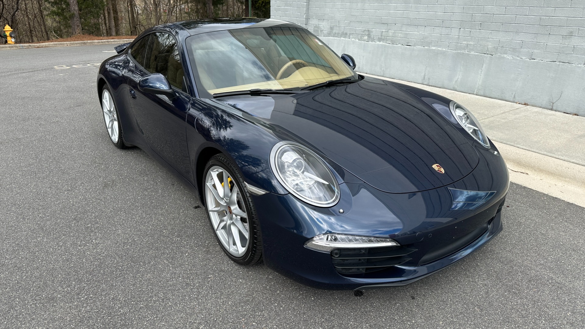 Used 2014 Porsche 911 Carrera PREMIUM PKG / BOSE SOUND / PDLS / SUNROOF for sale Sold at Formula Imports in Charlotte NC 28227 7