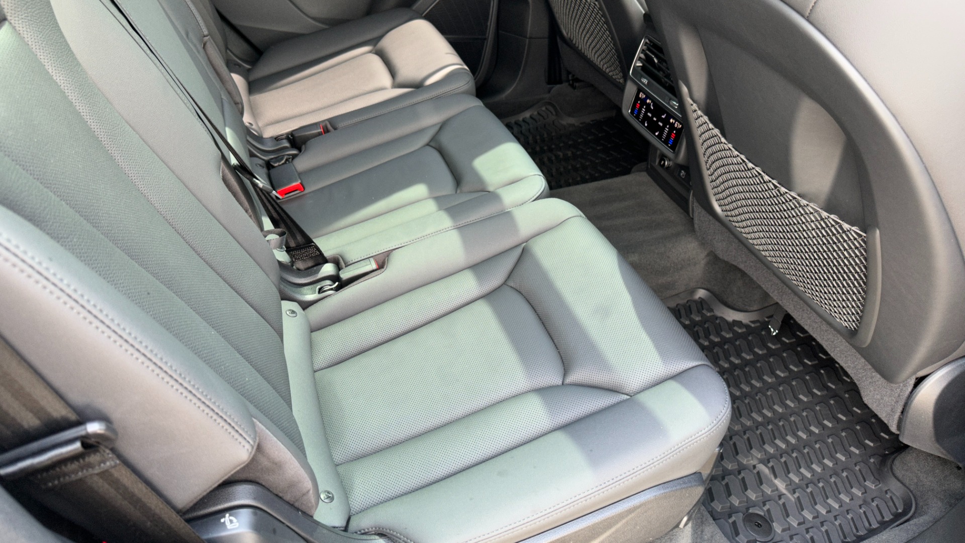 Used 2021 Audi Q7 PRESTIGE / BLACK OPTIC / TOWING PACKAGE / BLACK EMBLEMS for sale Sold at Formula Imports in Charlotte NC 28227 32
