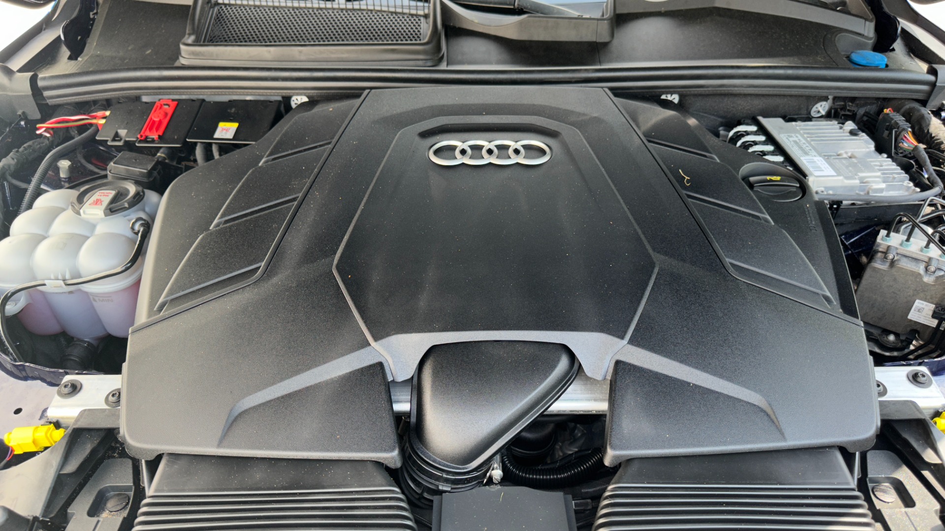 Used 2021 Audi Q7 PRESTIGE / BLACK OPTIC / TOWING PACKAGE / BLACK EMBLEMS for sale Sold at Formula Imports in Charlotte NC 28227 41