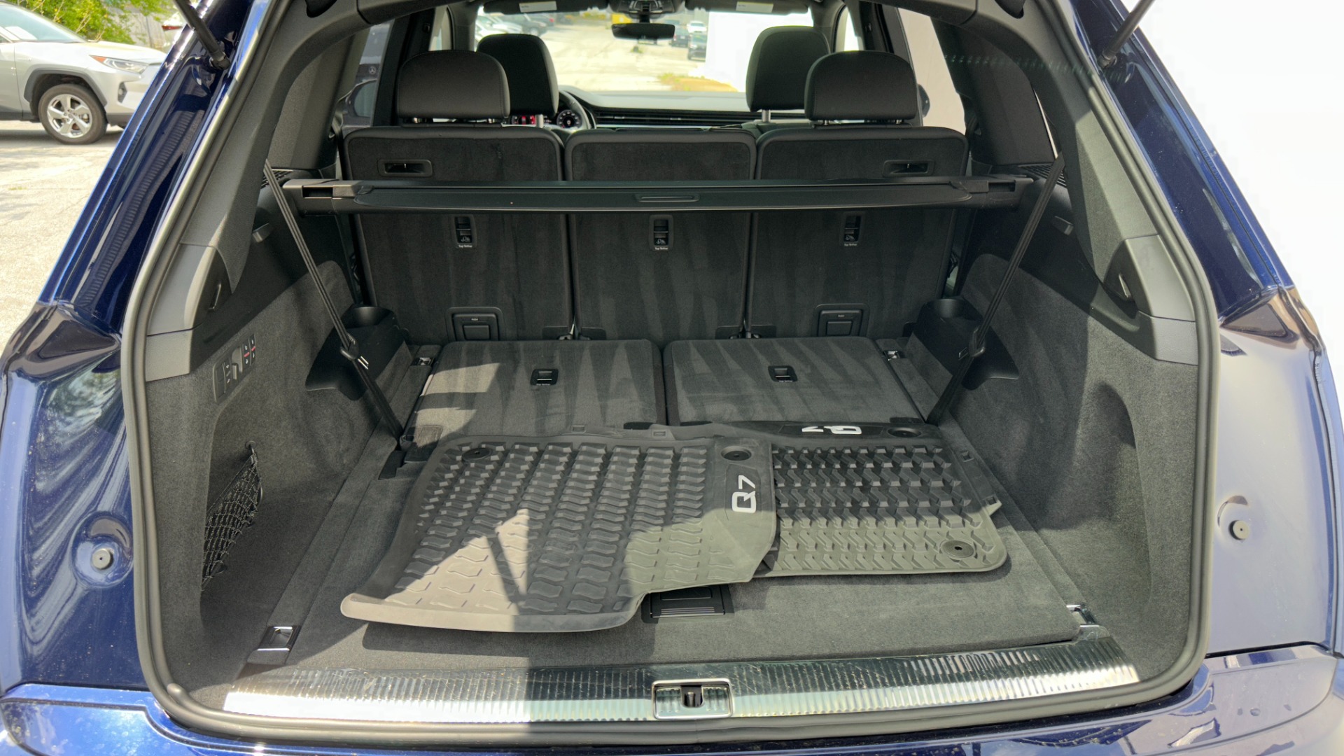 Used 2021 Audi Q7 PRESTIGE / BLACK OPTIC / TOWING PACKAGE / BLACK EMBLEMS for sale Sold at Formula Imports in Charlotte NC 28227 44