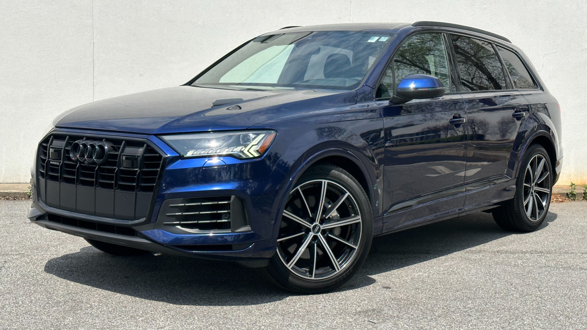 Used 2021 Audi Q7 PRESTIGE / BLACK OPTIC / TOWING PACKAGE / BLACK EMBLEMS for sale Sold at Formula Imports in Charlotte NC 28227 1