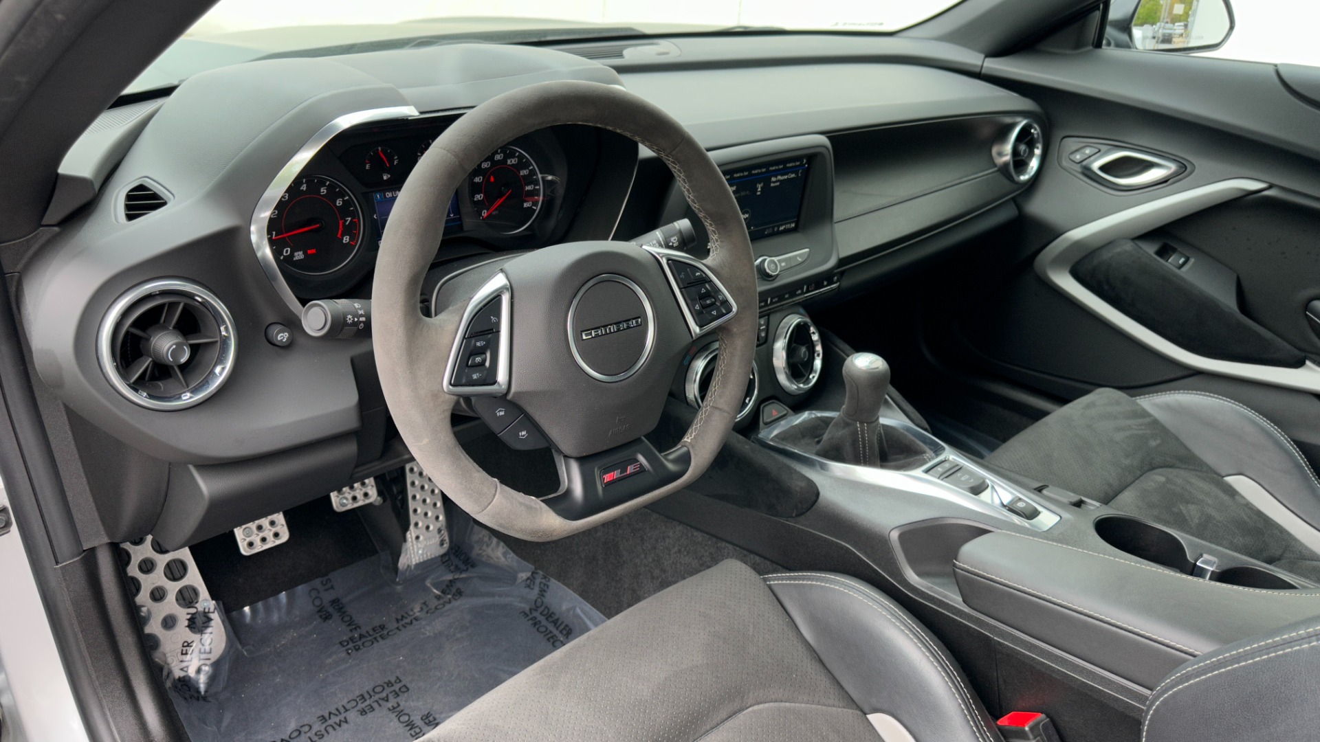 Used 2019 Chevrolet Camaro 2LT / 6SPD MANUAL / RECARO SEATS / UPGRADED WHEELS for sale $29,900 at Formula Imports in Charlotte NC 28227 11