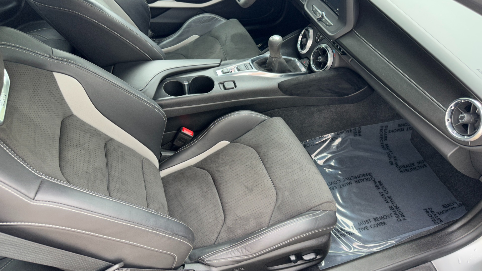 Used 2019 Chevrolet Camaro 2LT / 6SPD MANUAL / RECARO SEATS / UPGRADED WHEELS for sale $29,900 at Formula Imports in Charlotte NC 28227 26