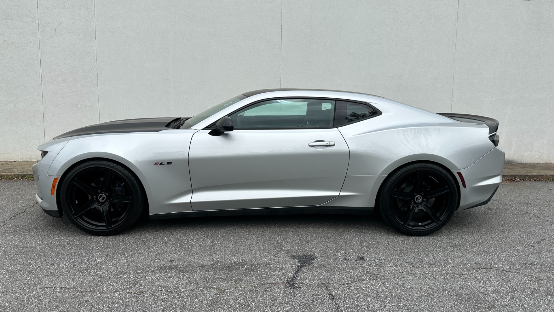 Used 2019 Chevrolet Camaro 2LT / 6SPD MANUAL / RECARO SEATS / UPGRADED WHEELS for sale $29,900 at Formula Imports in Charlotte NC 28227 3