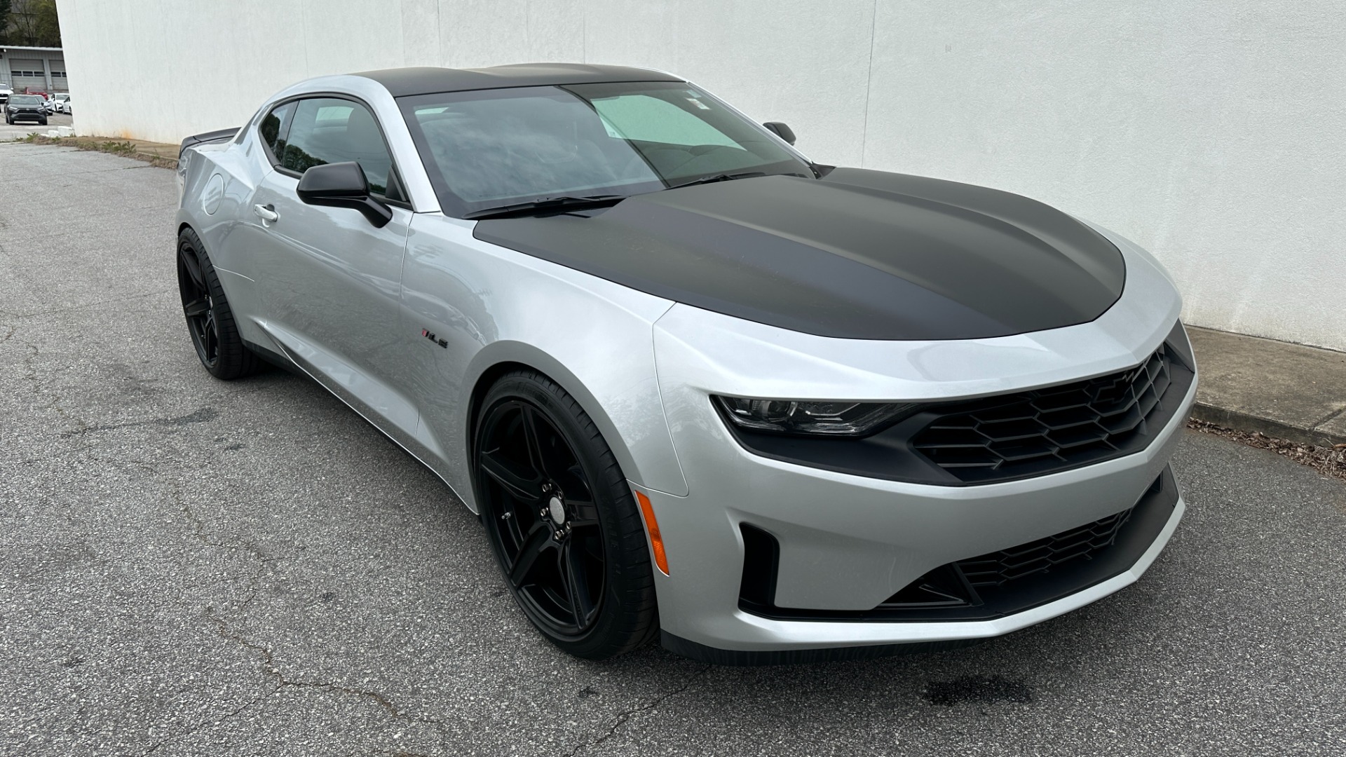 Used 2019 Chevrolet Camaro 2LT / 6SPD MANUAL / RECARO SEATS / UPGRADED WHEELS for sale $29,900 at Formula Imports in Charlotte NC 28227 5