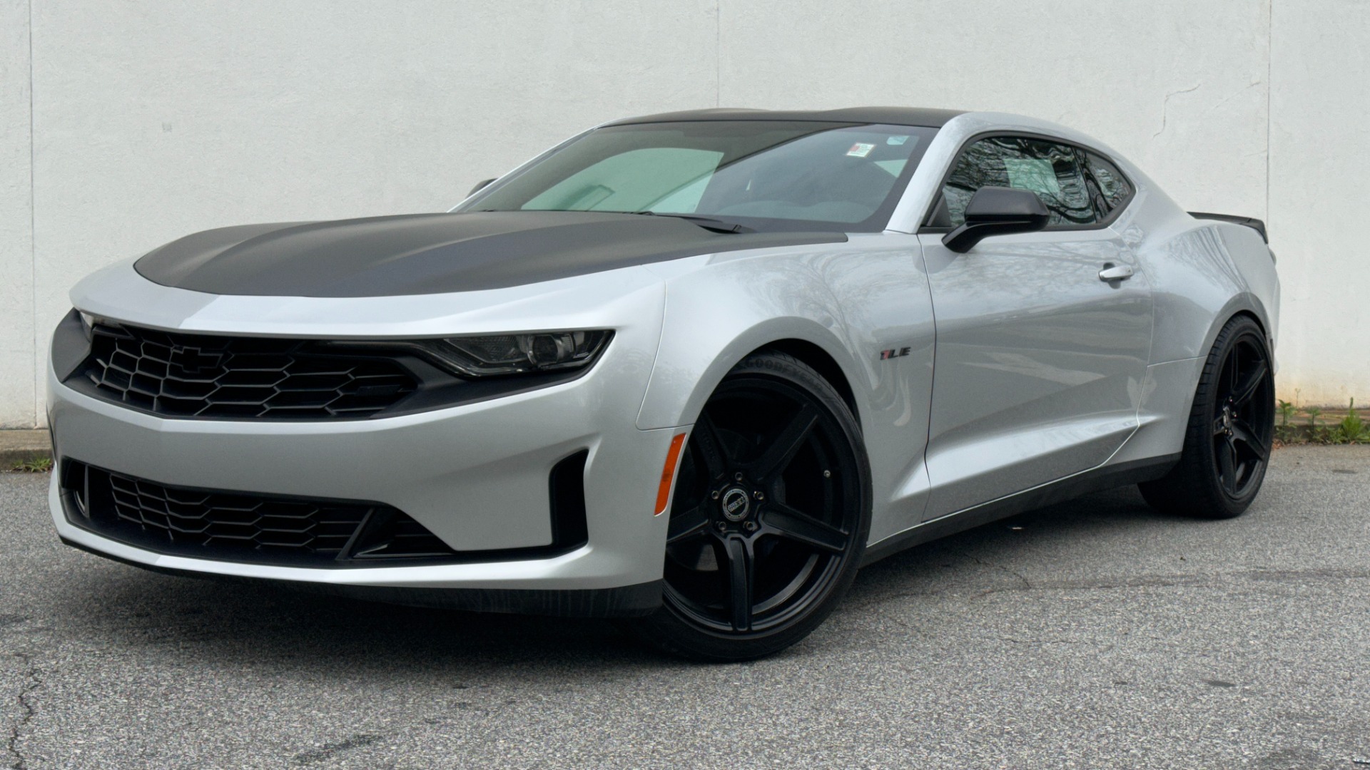 Used 2019 Chevrolet Camaro 2LT / 6SPD MANUAL / RECARO SEATS / UPGRADED WHEELS for sale $29,900 at Formula Imports in Charlotte NC 28227 1
