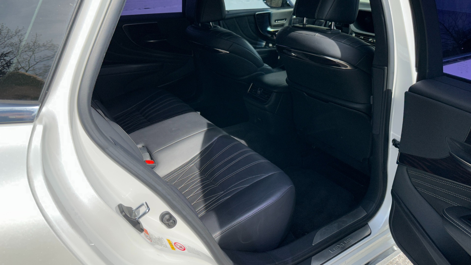 Used 2018 Lexus LS LS500 / SAFETY SYSTEM PLUS / AIR SUSPENSION / INTERIOR UPGRADE PKG for sale Sold at Formula Imports in Charlotte NC 28227 33