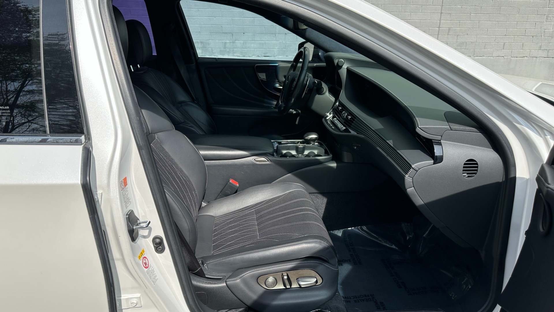 Used 2018 Lexus LS LS500 / SAFETY SYSTEM PLUS / AIR SUSPENSION / INTERIOR UPGRADE PKG for sale Sold at Formula Imports in Charlotte NC 28227 39