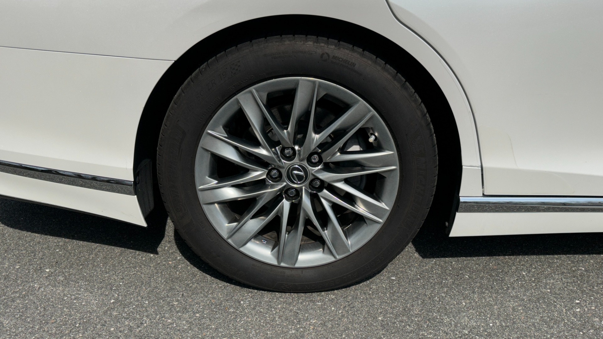 Used 2018 Lexus LS LS500 / SAFETY SYSTEM PLUS / AIR SUSPENSION / INTERIOR UPGRADE PKG for sale Sold at Formula Imports in Charlotte NC 28227 51